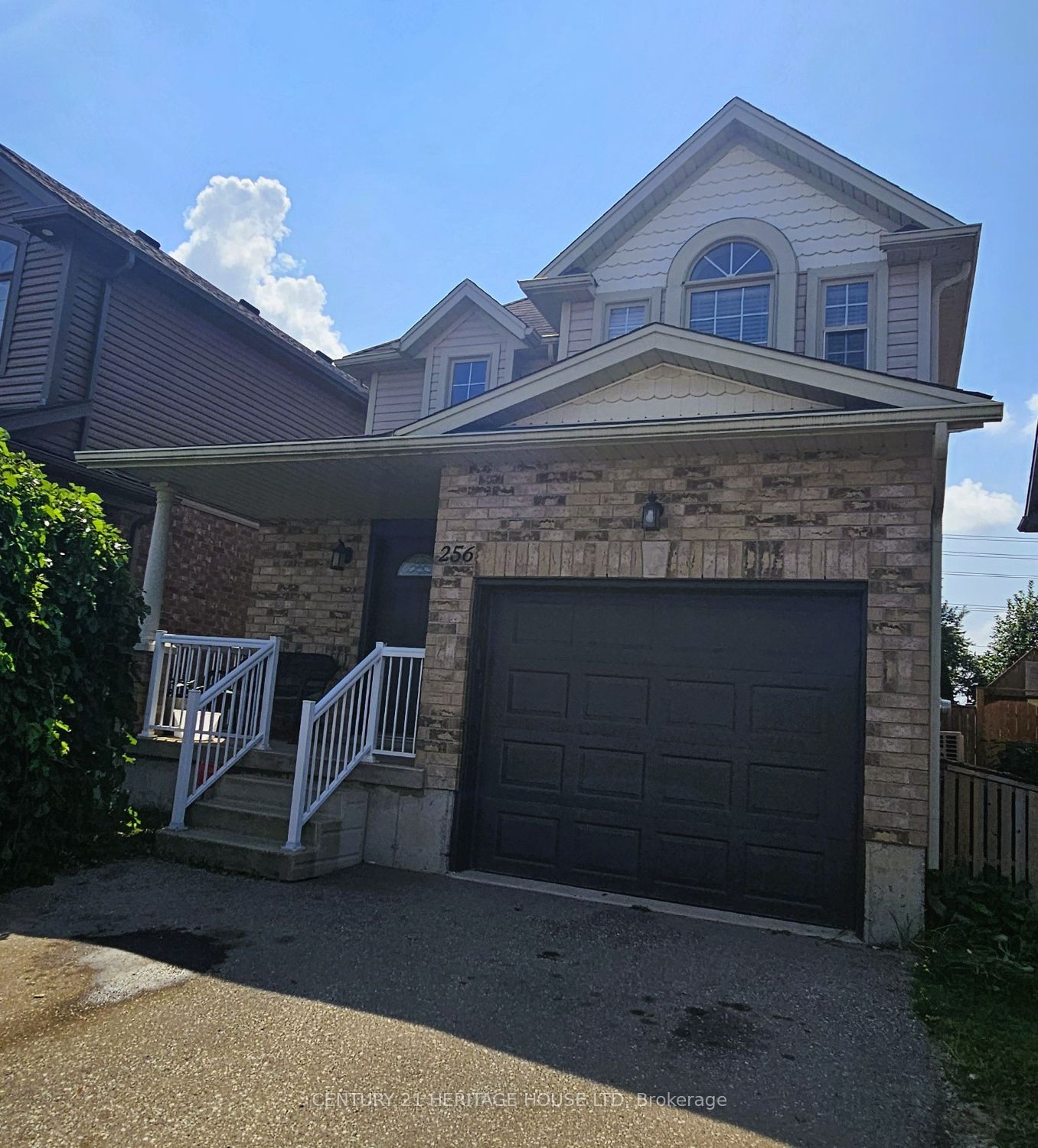 256 Sienna Crescent Property Photo 1