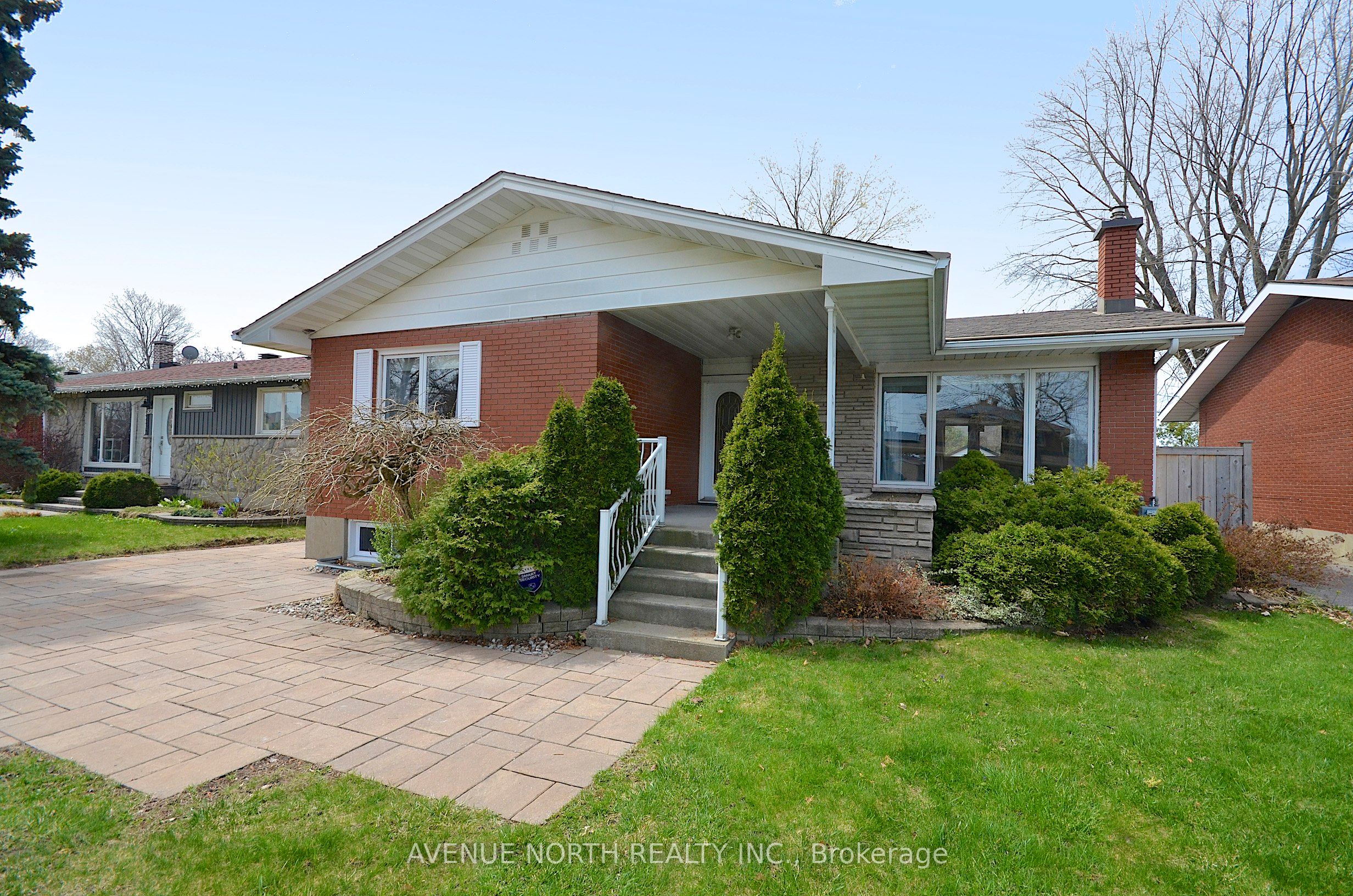 866 Claude Street Property Photo 1