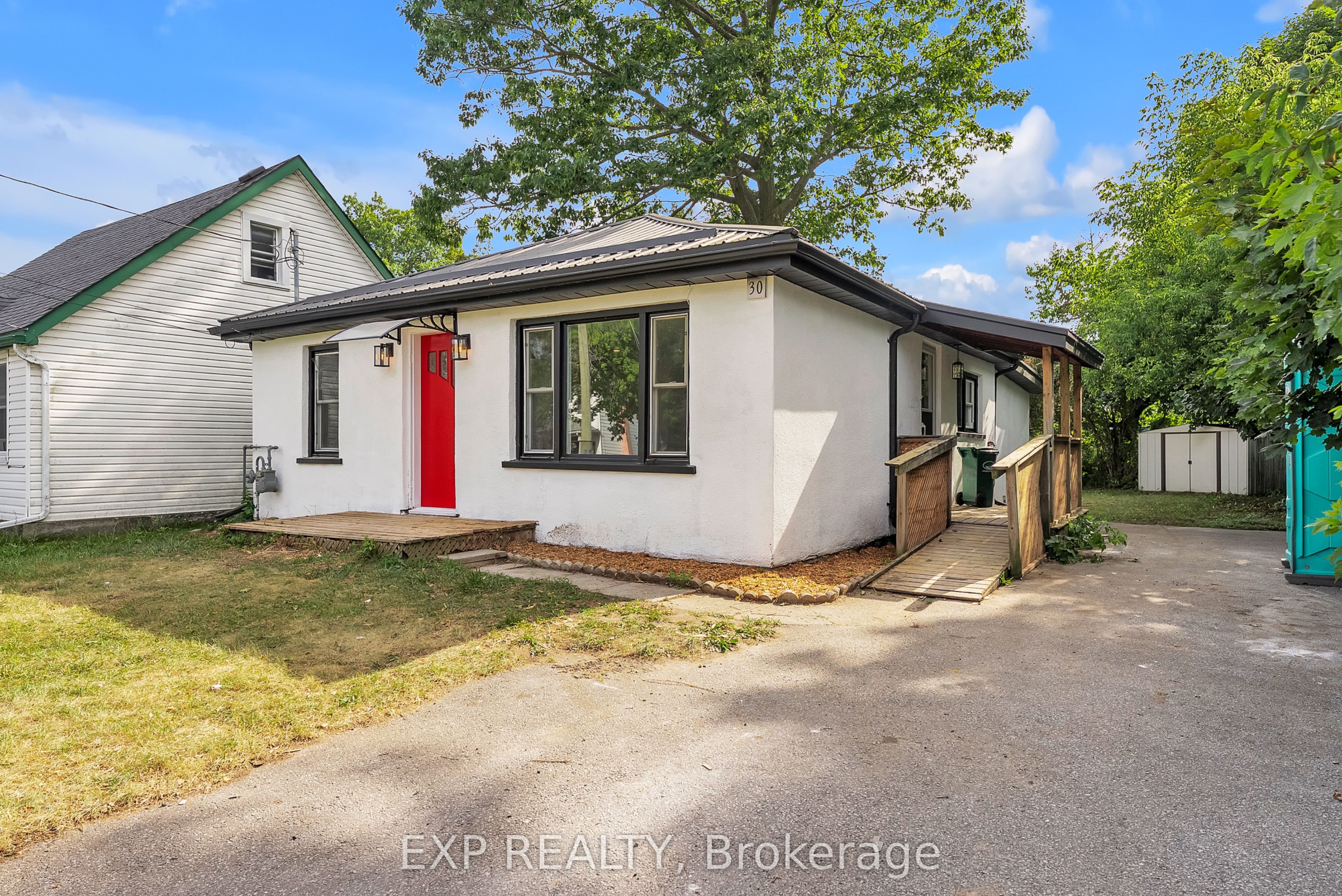 30 Leonard Avenue Property Photo 1