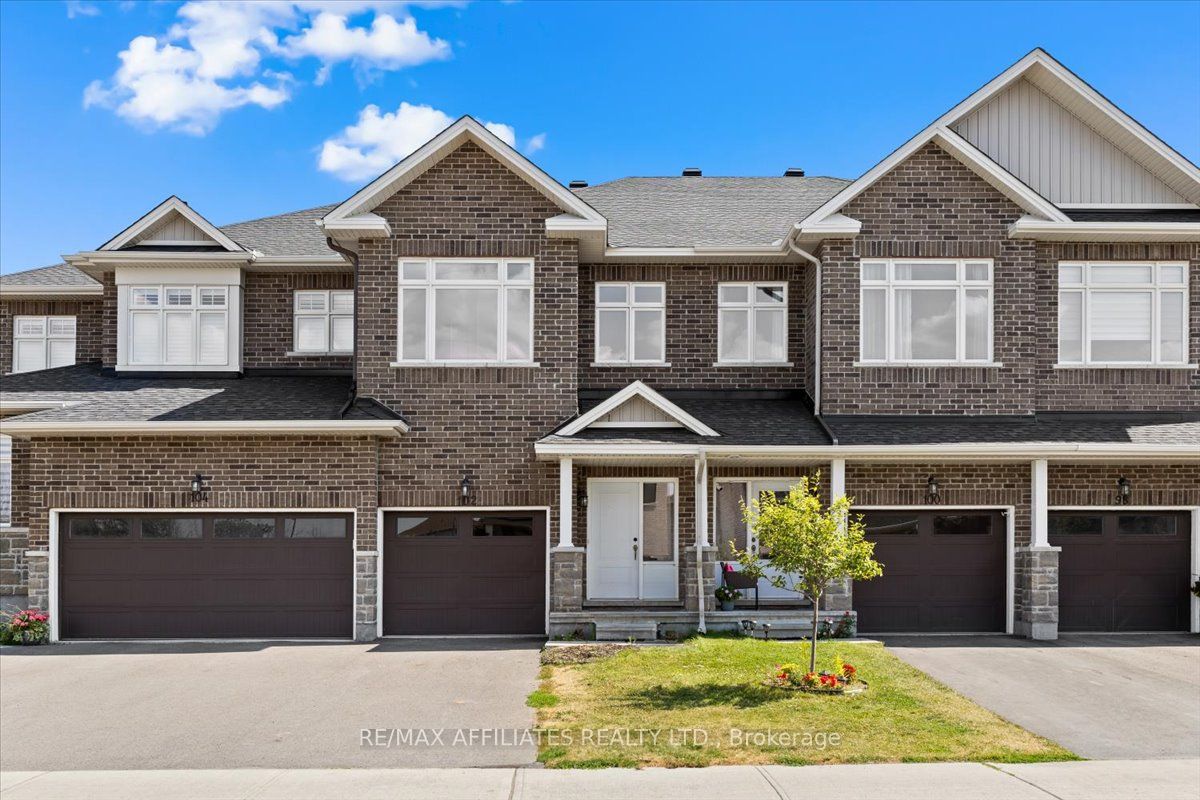102 Hurdis Way Property Photo 1