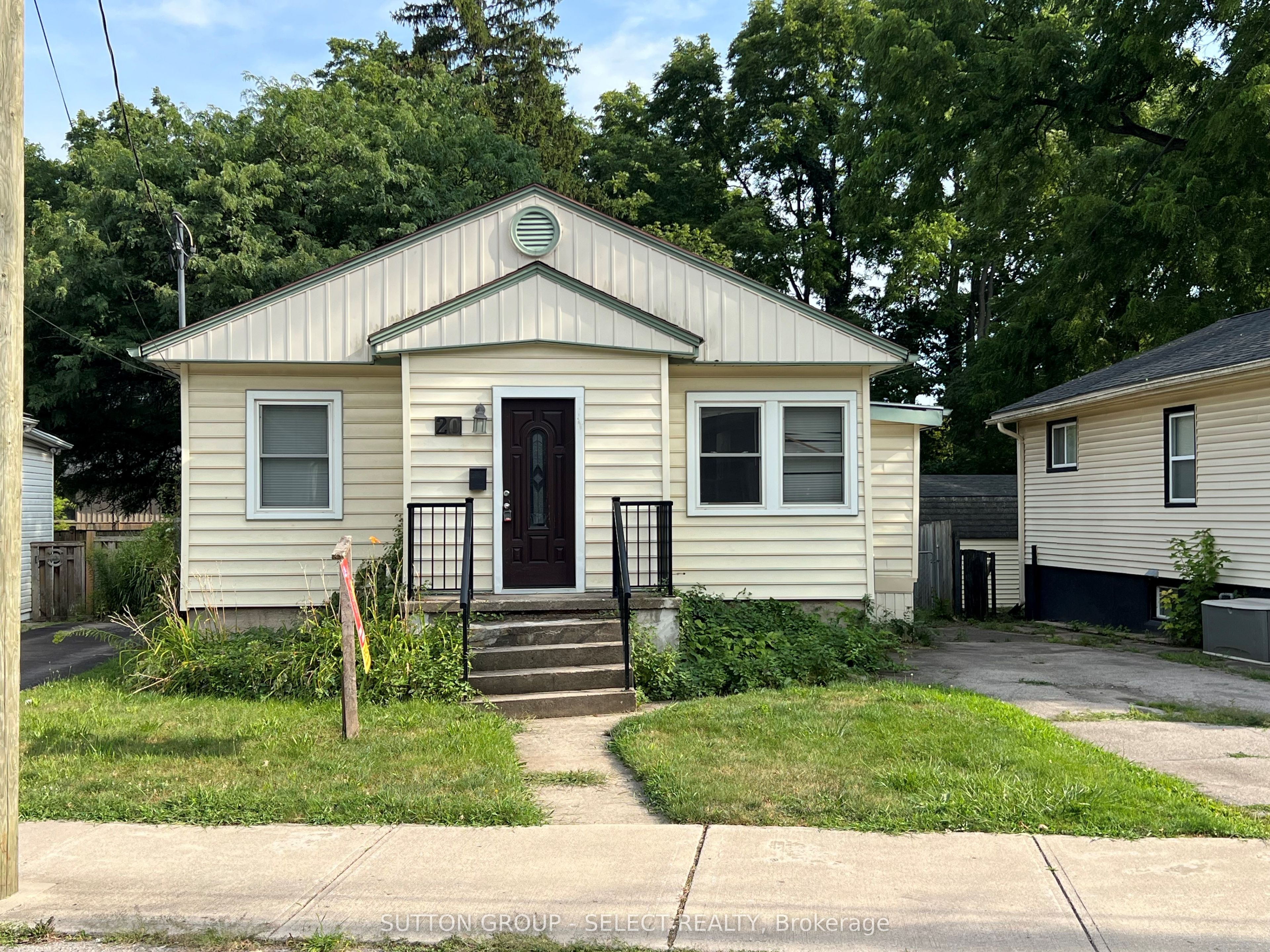 20 Saunby St Property Photo 1