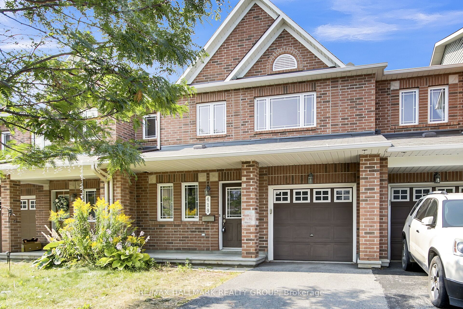 418 Temiskaming Crescent Property Photo 2