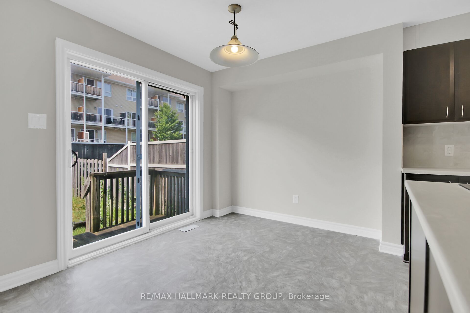 418 Temiskaming Crescent Property Photo 11