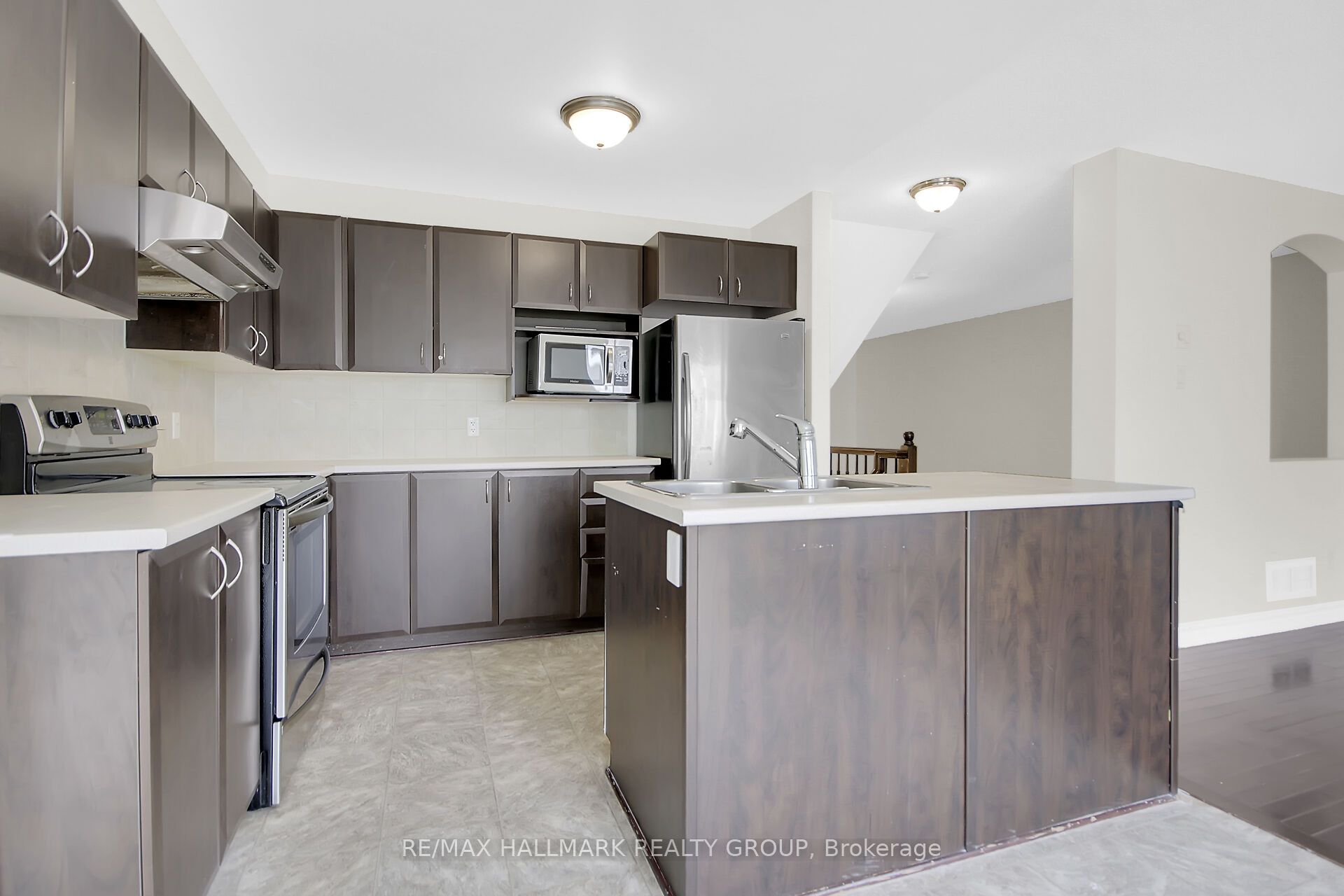 418 Temiskaming Crescent Property Photo 15