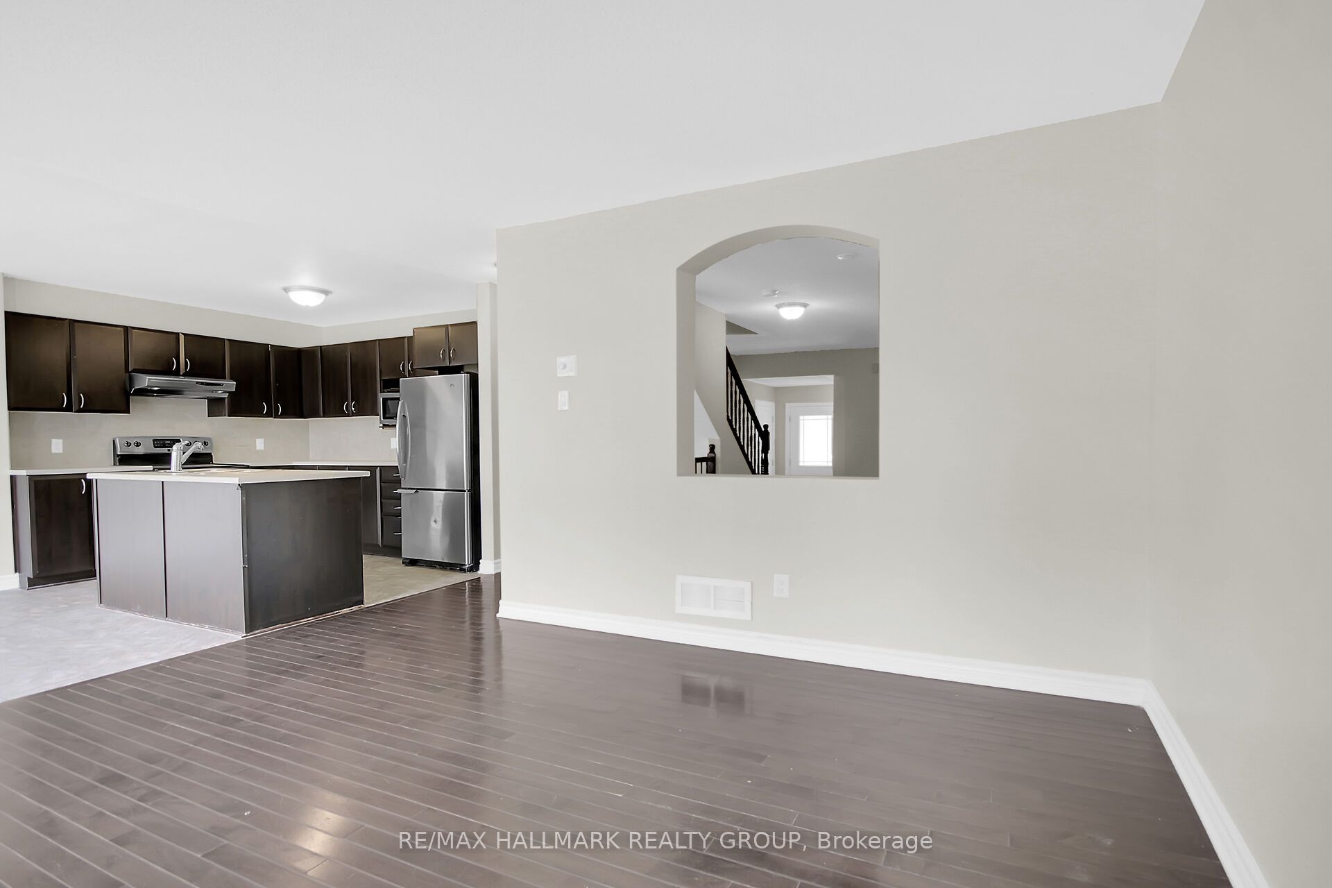 418 Temiskaming Crescent Property Photo 17