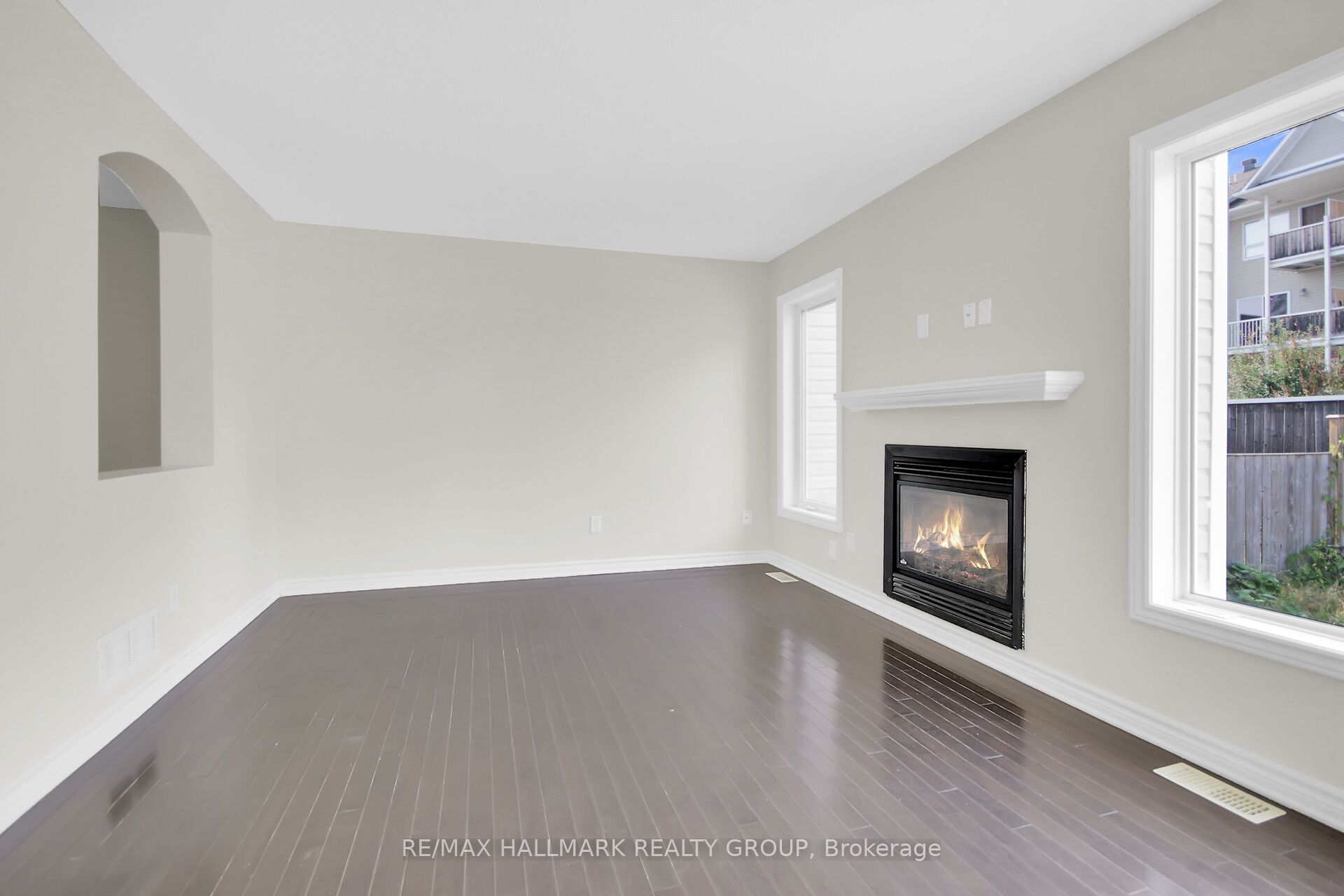 418 Temiskaming Crescent Property Photo 18