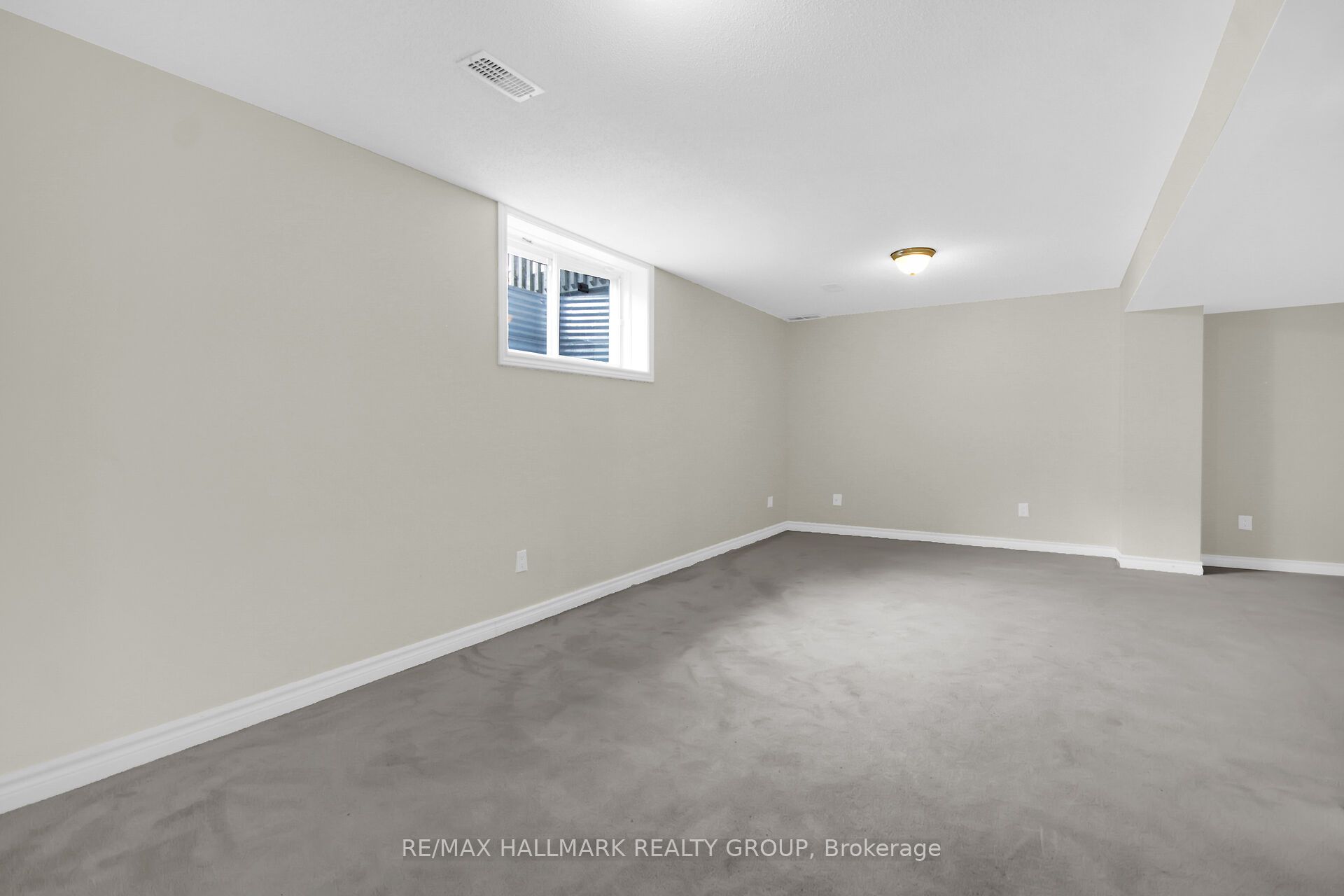 418 Temiskaming Crescent Property Photo 34