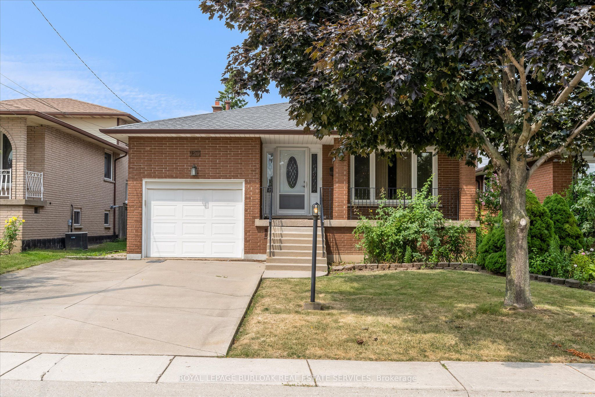 120 Ravenbury Dr Property Photo 1