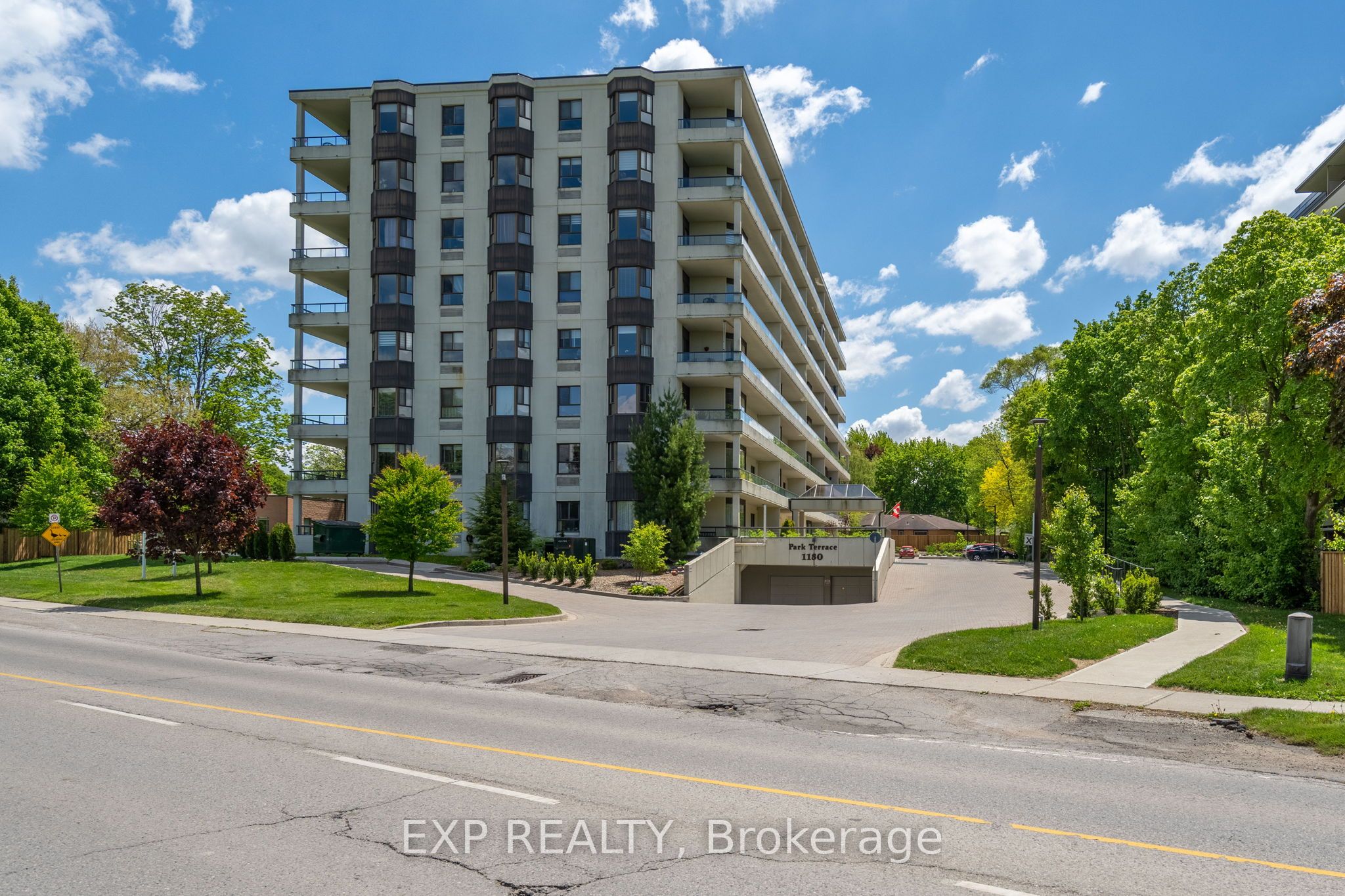 1180 Commissioners Rd W Property Photo 1