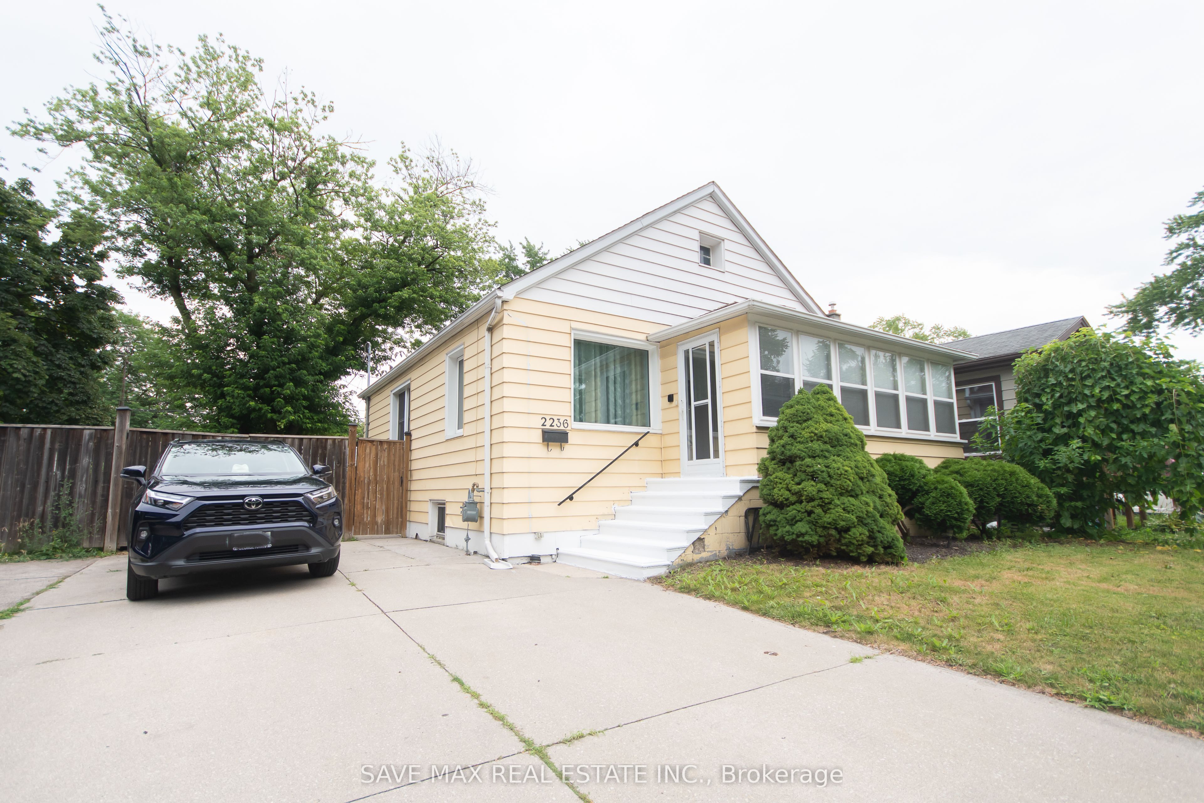 2236 Church St Property Photo 1