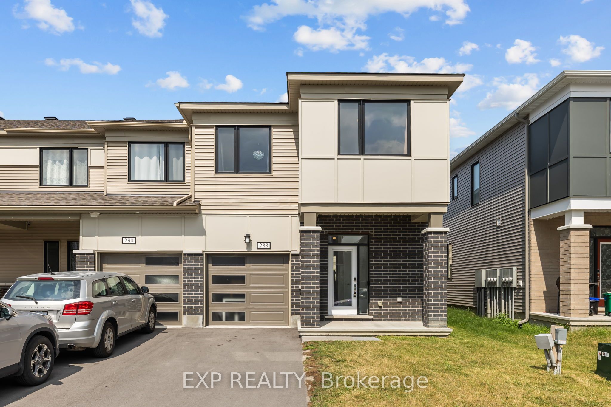 288 Billrian Cres Property Photo 1