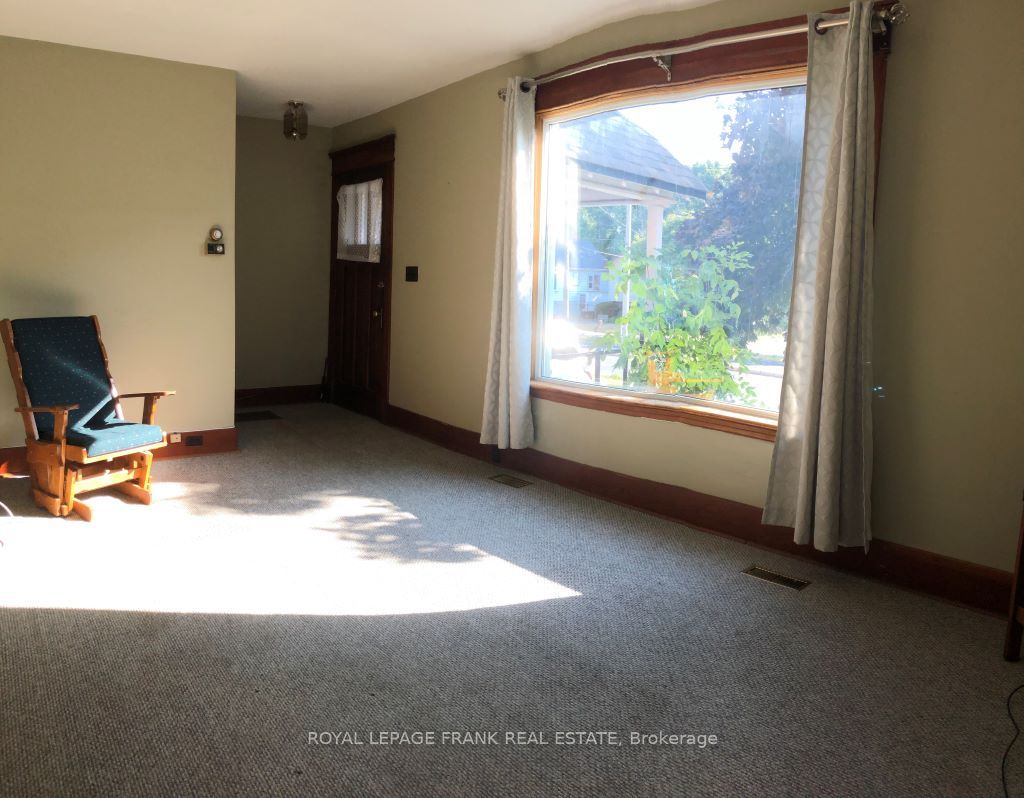 714 Chemong Road Property Photo 6