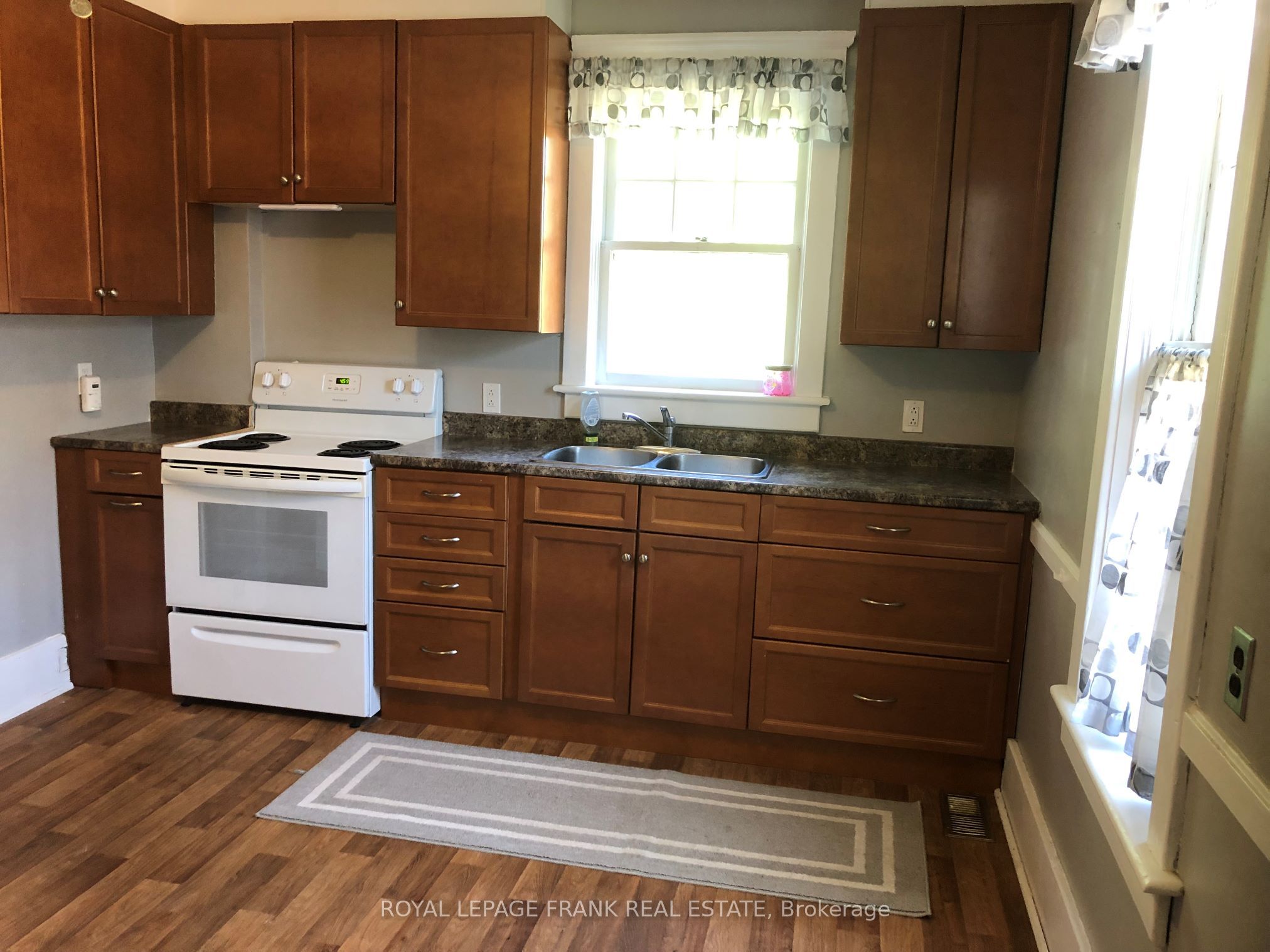 714 Chemong Road Property Photo 8