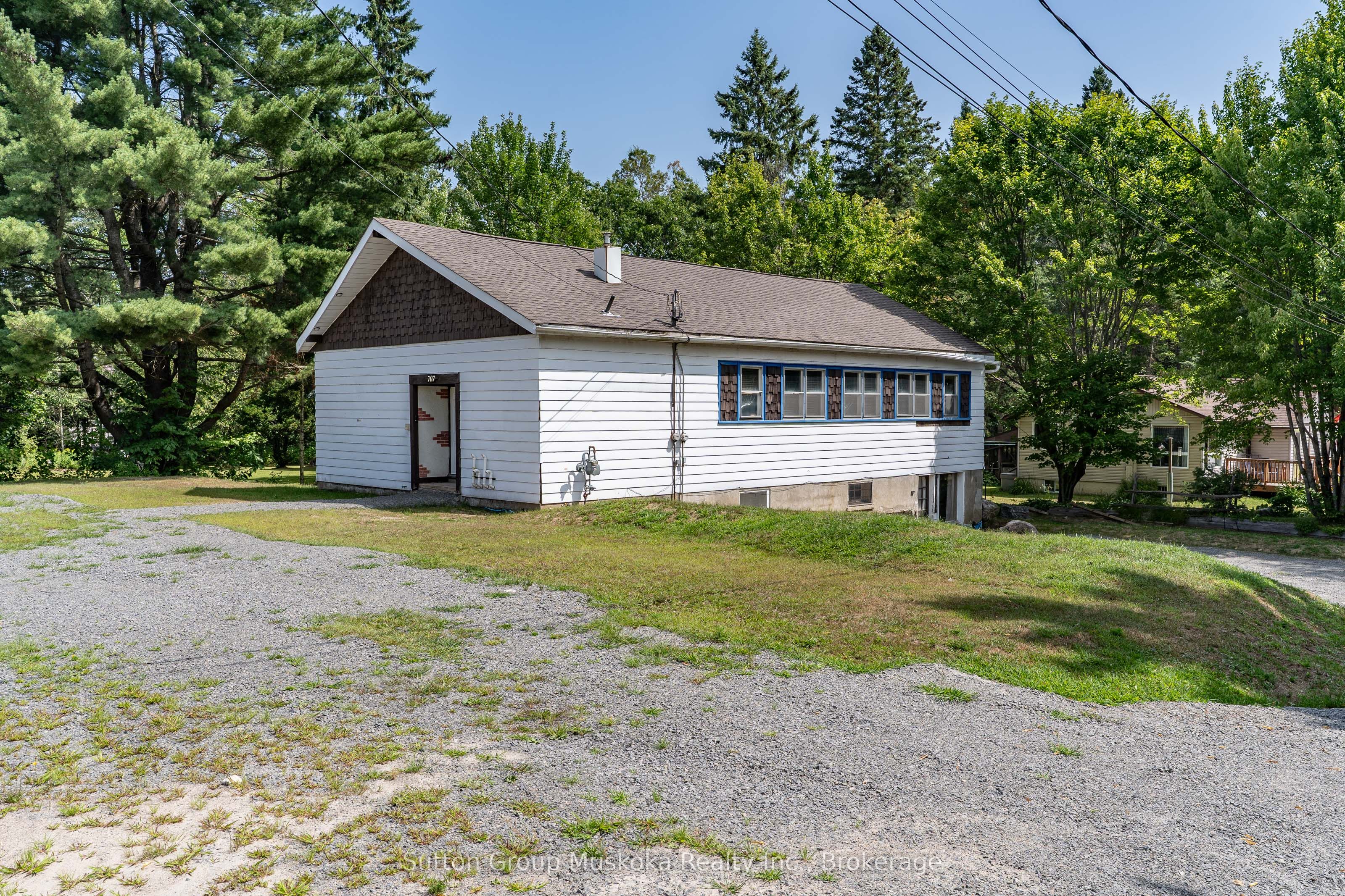 707 Muskoka Rd 3 N Property Photo 1