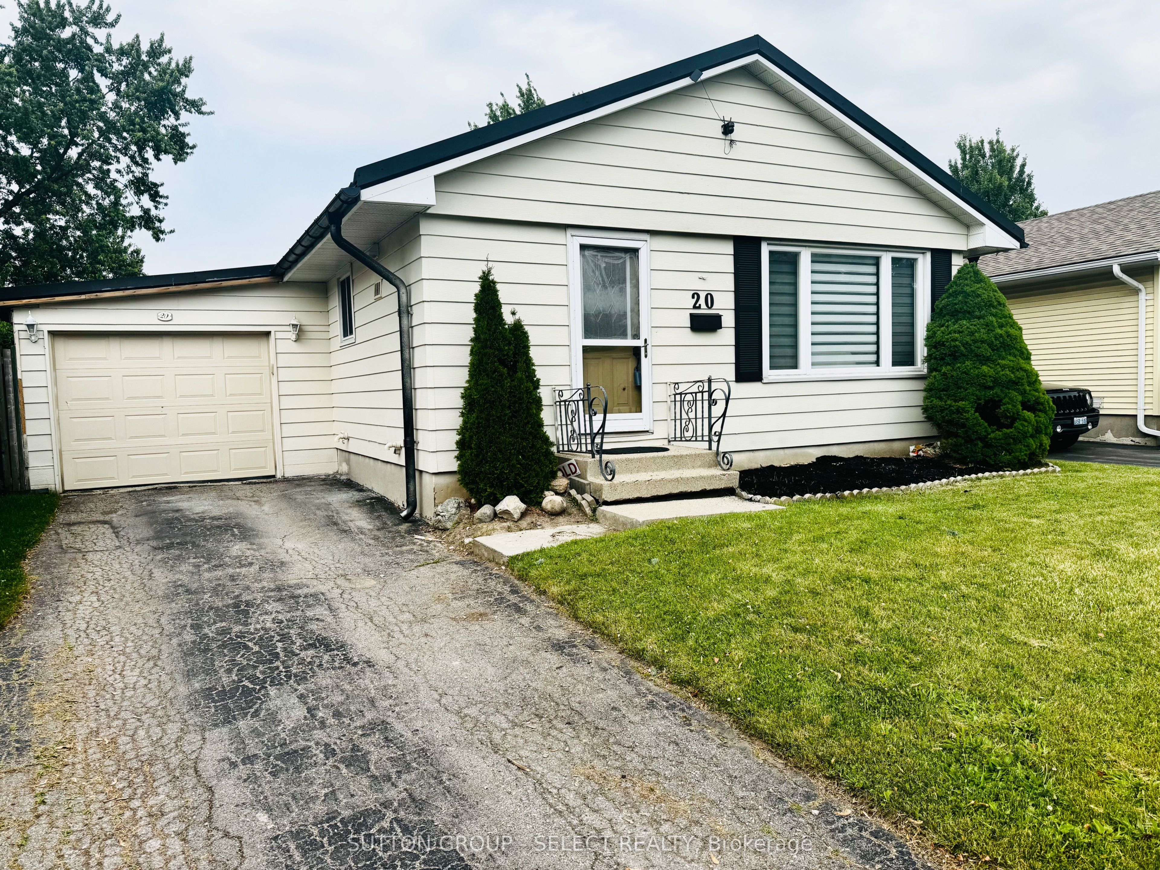 20 Dow Rd Property Photo 1