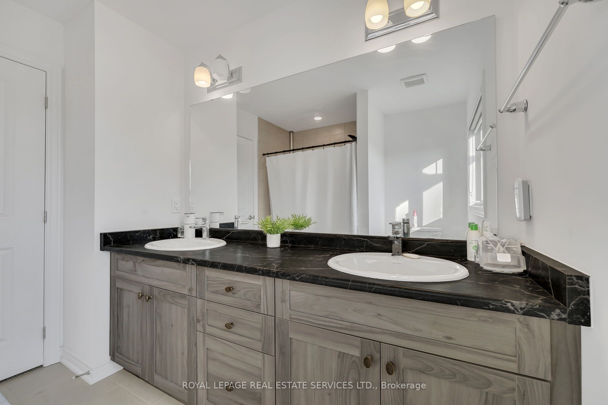 241 Longboat Run Property Photo 36