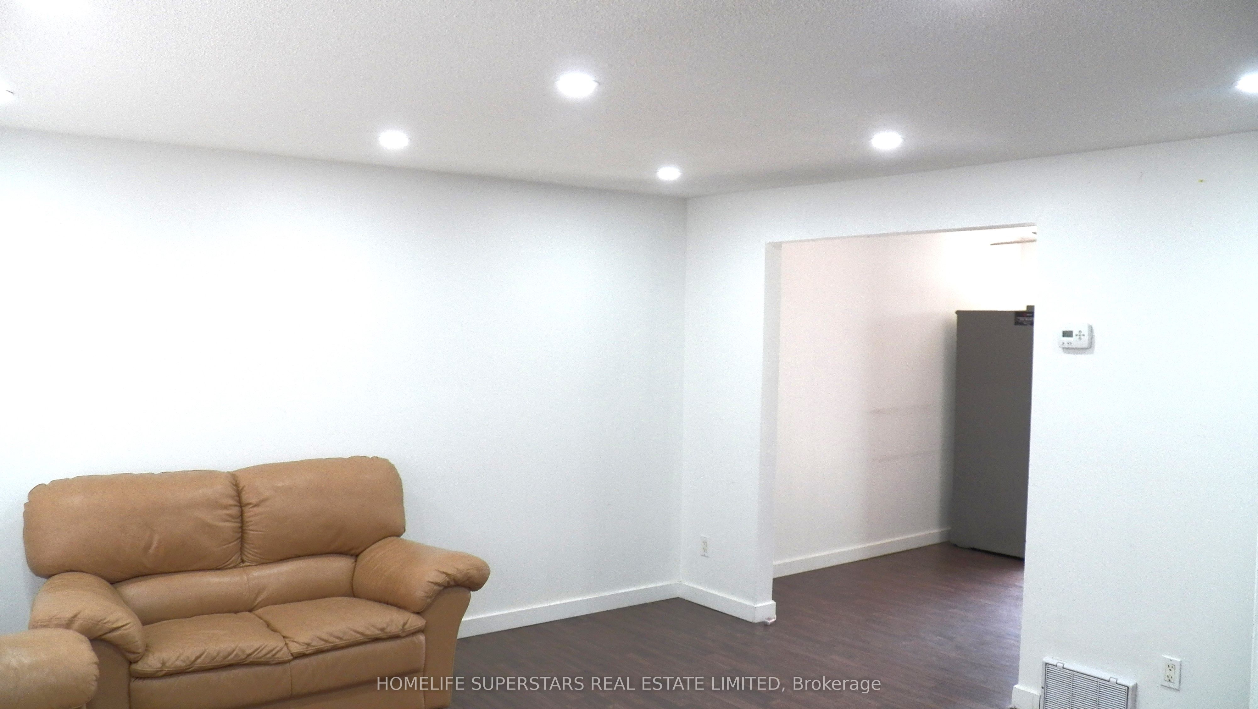 513 E Parkview Crescent E 4 Property Photo 4