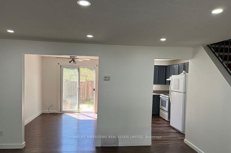 513 E Parkview Crescent E 4 Property Photo 6