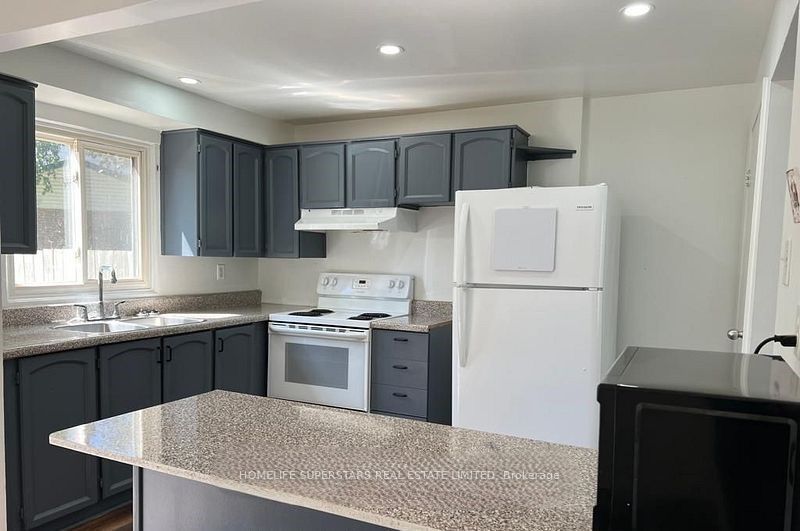 513 E Parkview Crescent E 4 Property Photo 7