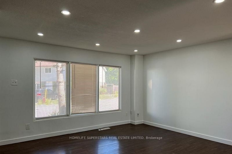 513 E Parkview Crescent E 4 Property Photo 9