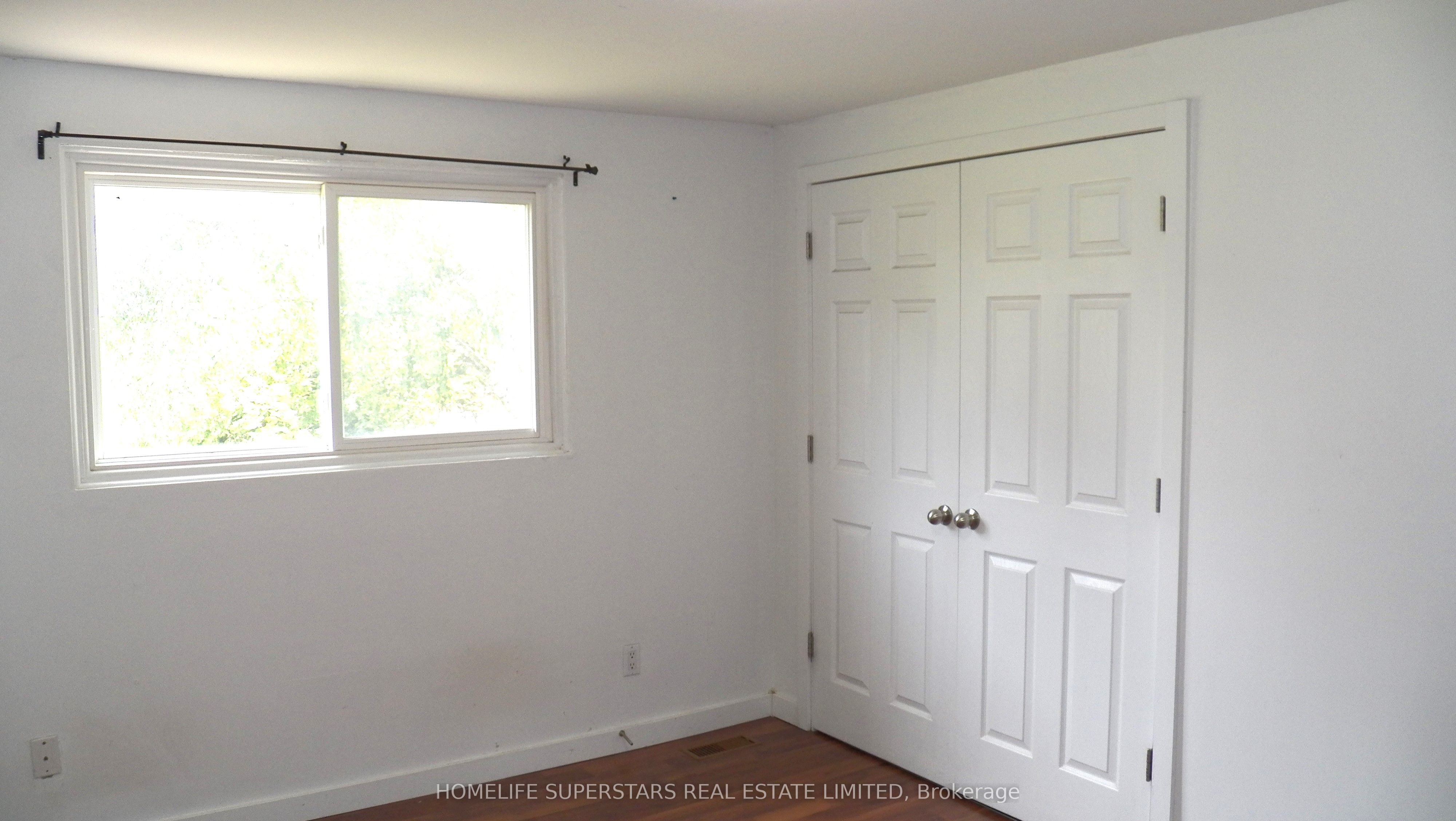 513 E Parkview Crescent E 4 Property Photo 10