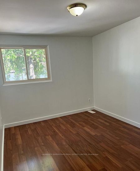 513 E Parkview Crescent E 4 Property Photo 13