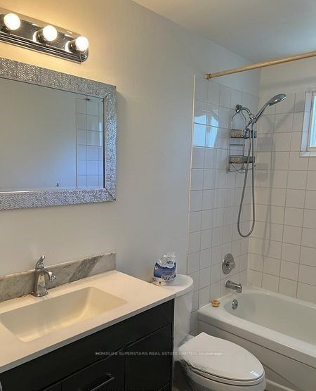 513 E Parkview Crescent E 4 Property Photo 15