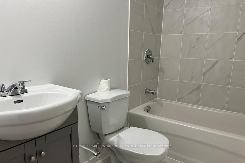 513 E Parkview Crescent E 4 Property Photo 16