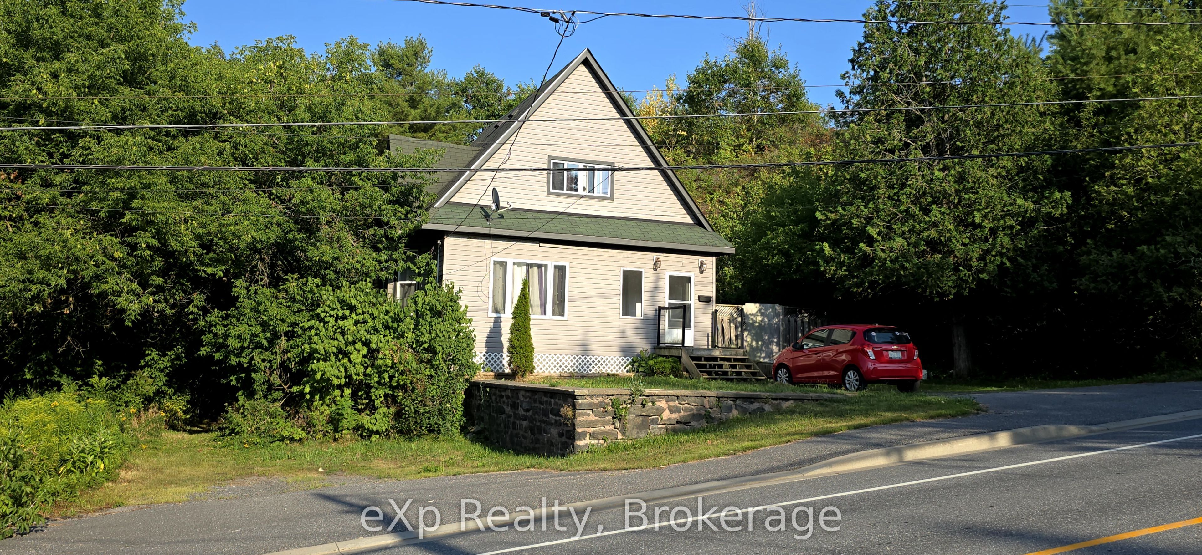 28 Emily St Property Photo 1