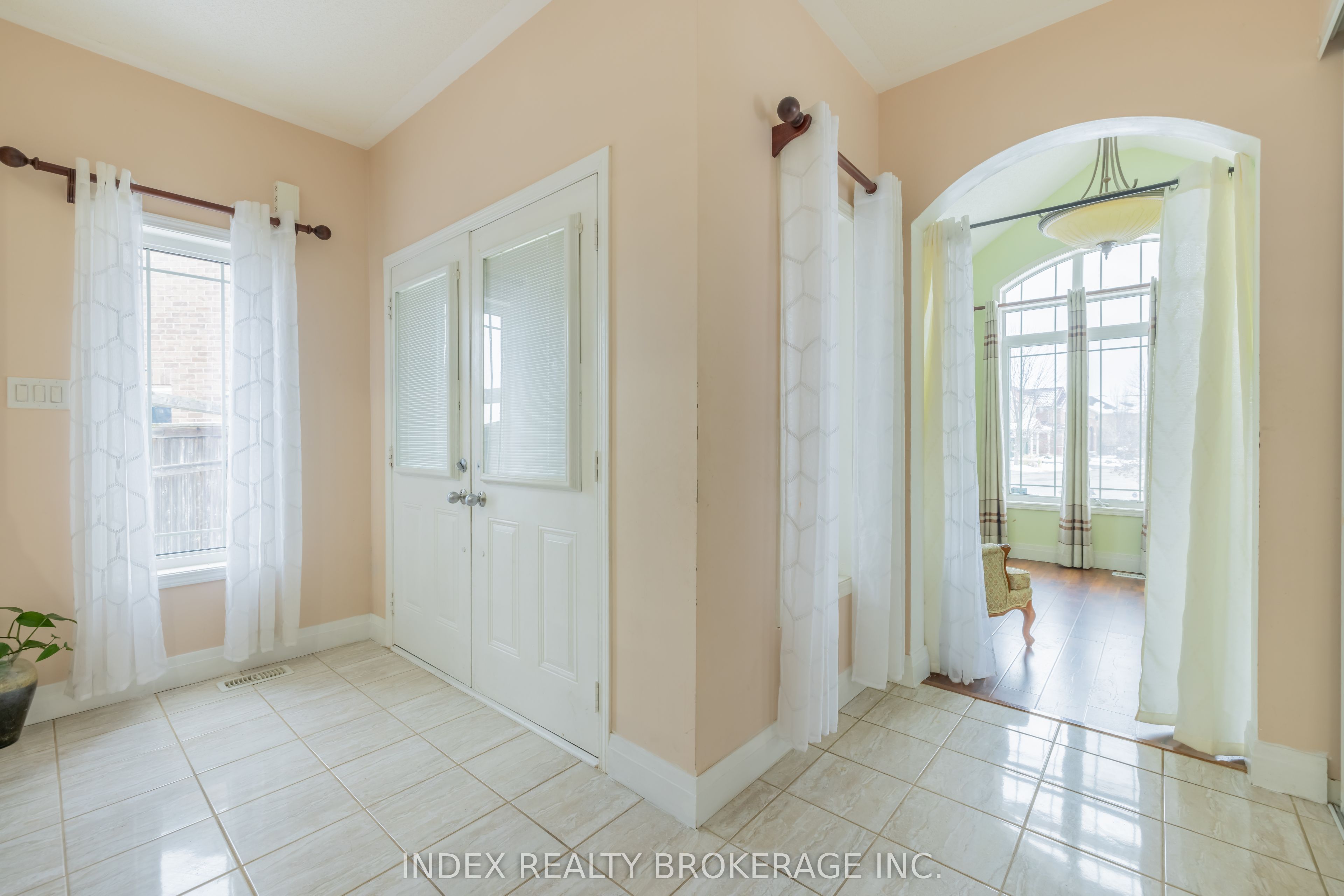 261 Thomas Avenue Property Photo 3