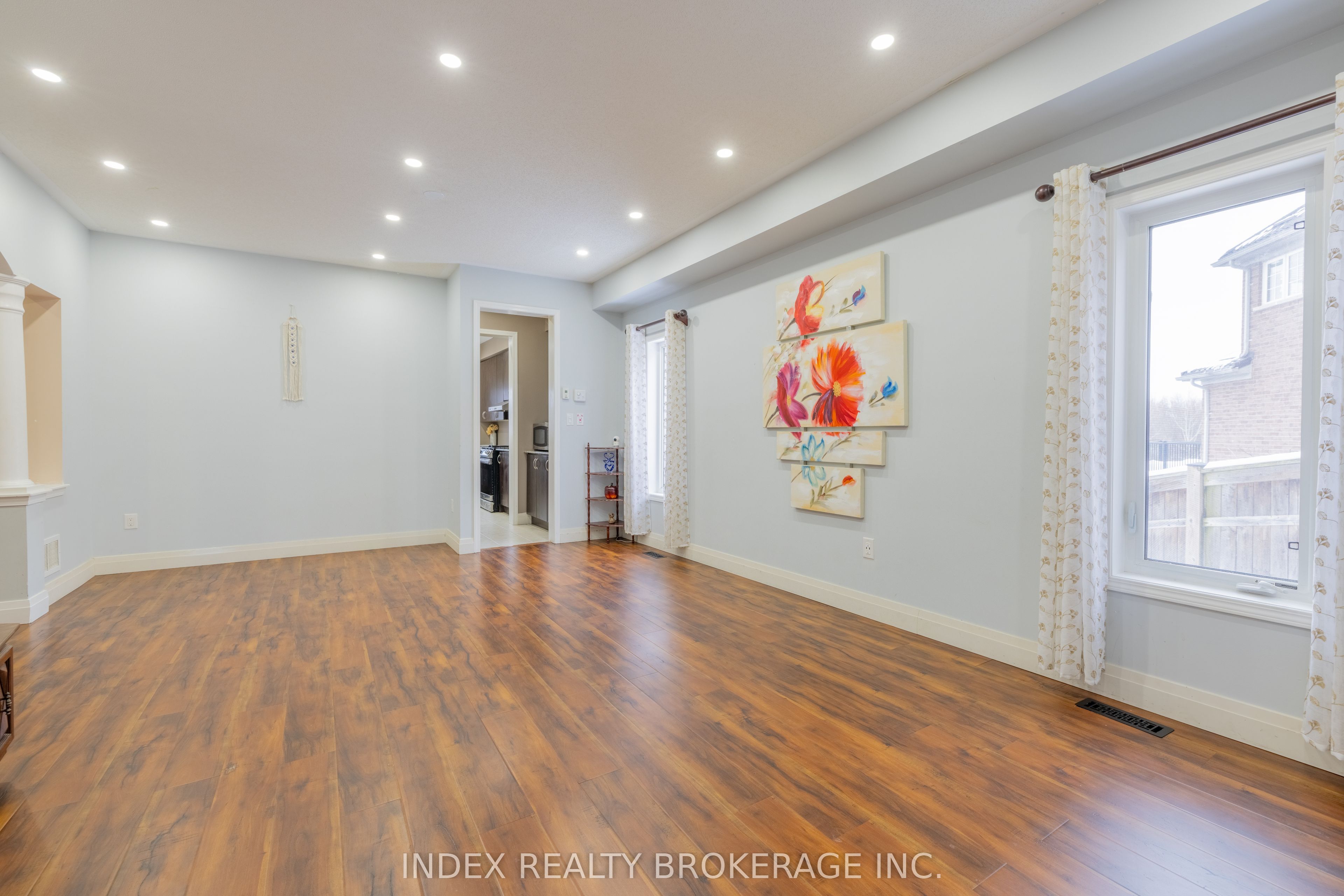 261 Thomas Avenue Property Photo 5