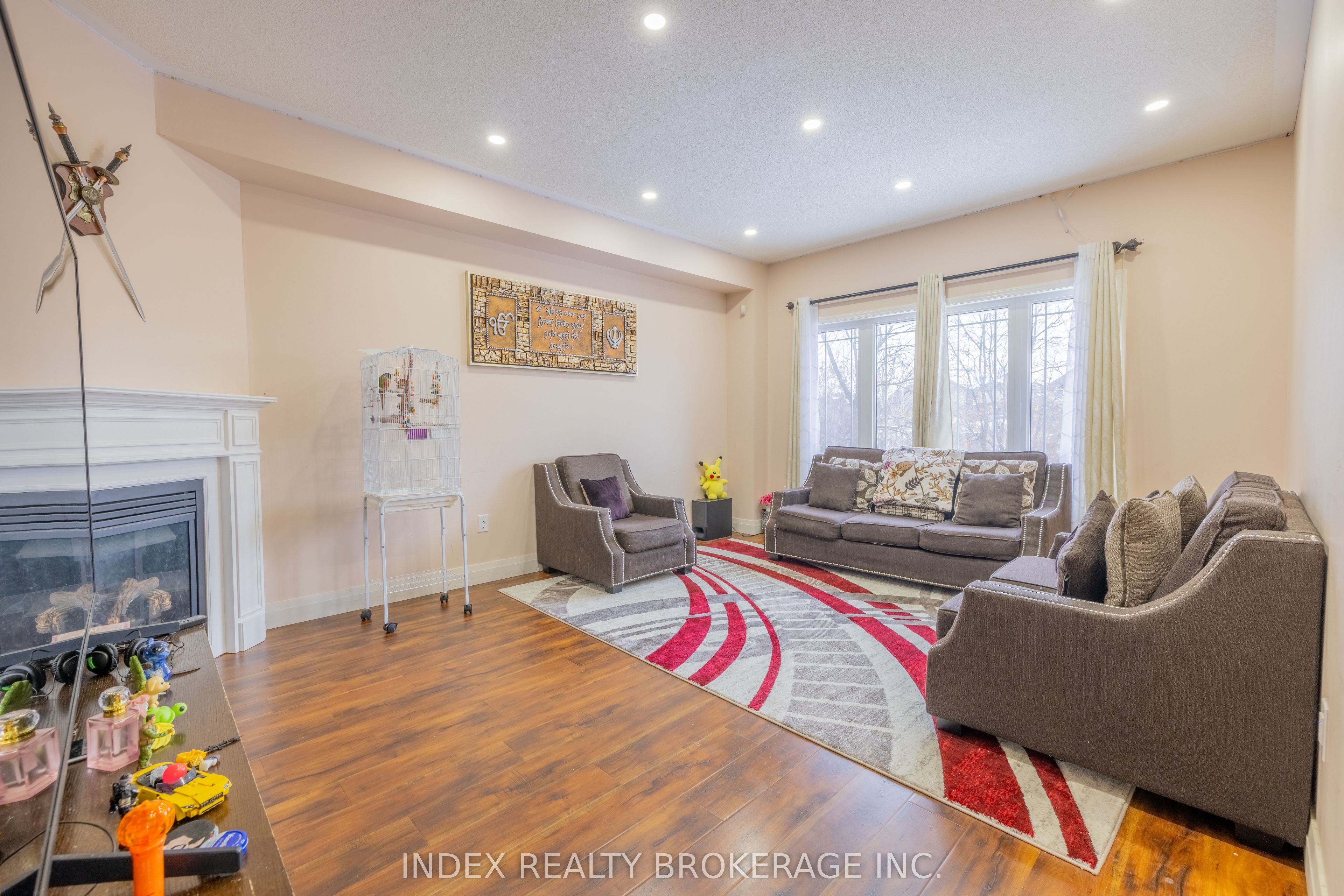 261 Thomas Avenue Property Photo 7