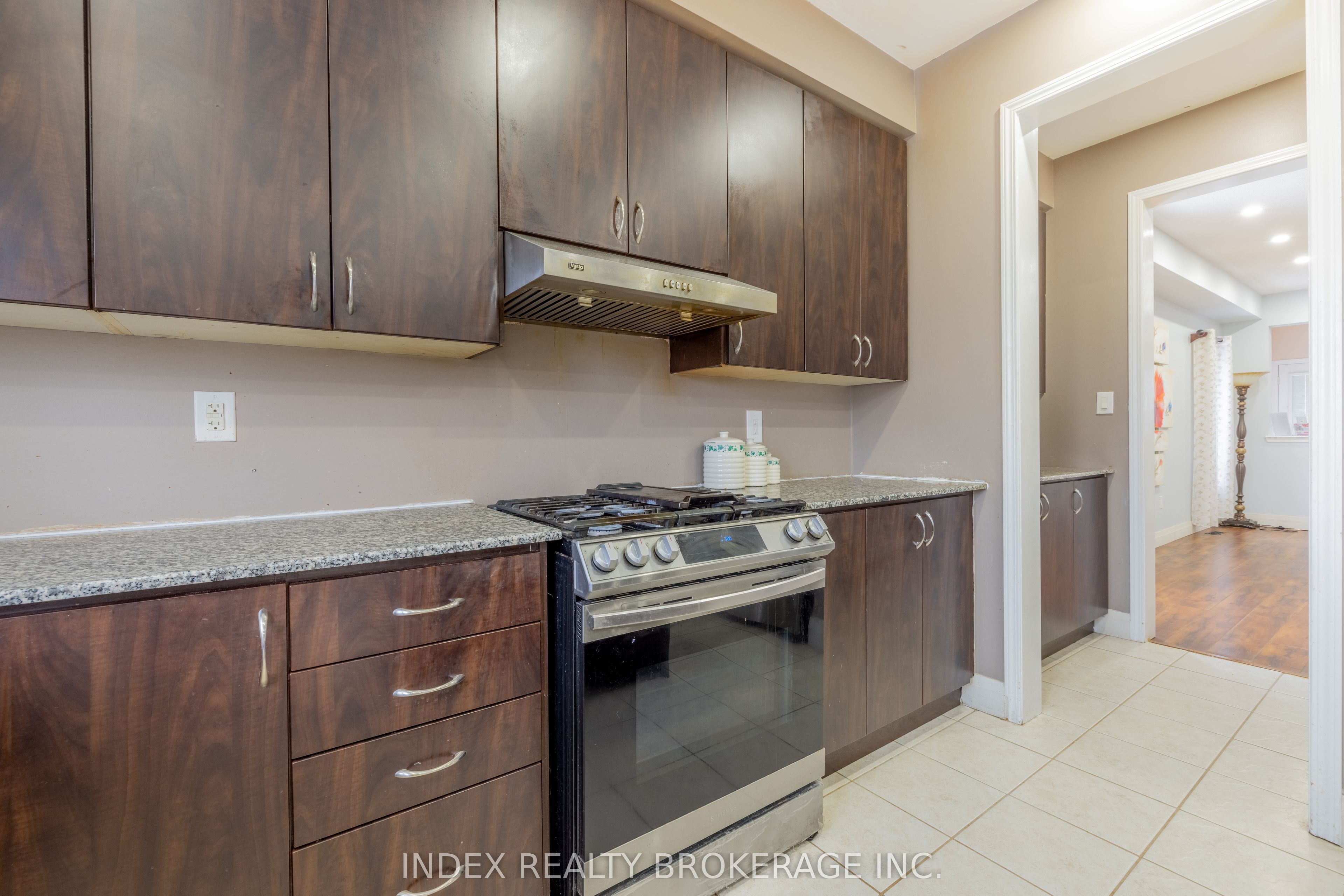 261 Thomas Avenue Property Photo 11