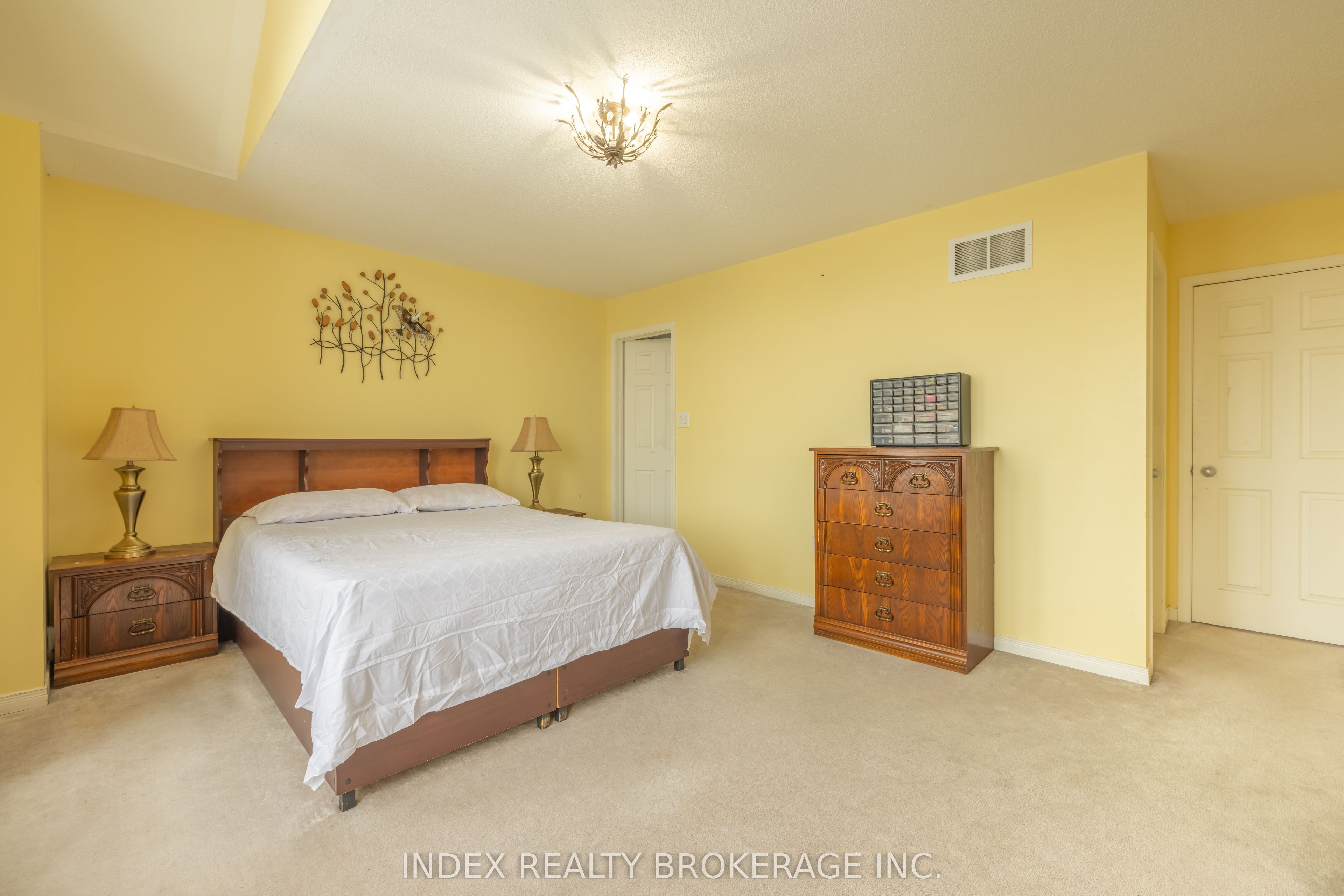 261 Thomas Avenue Property Photo 22