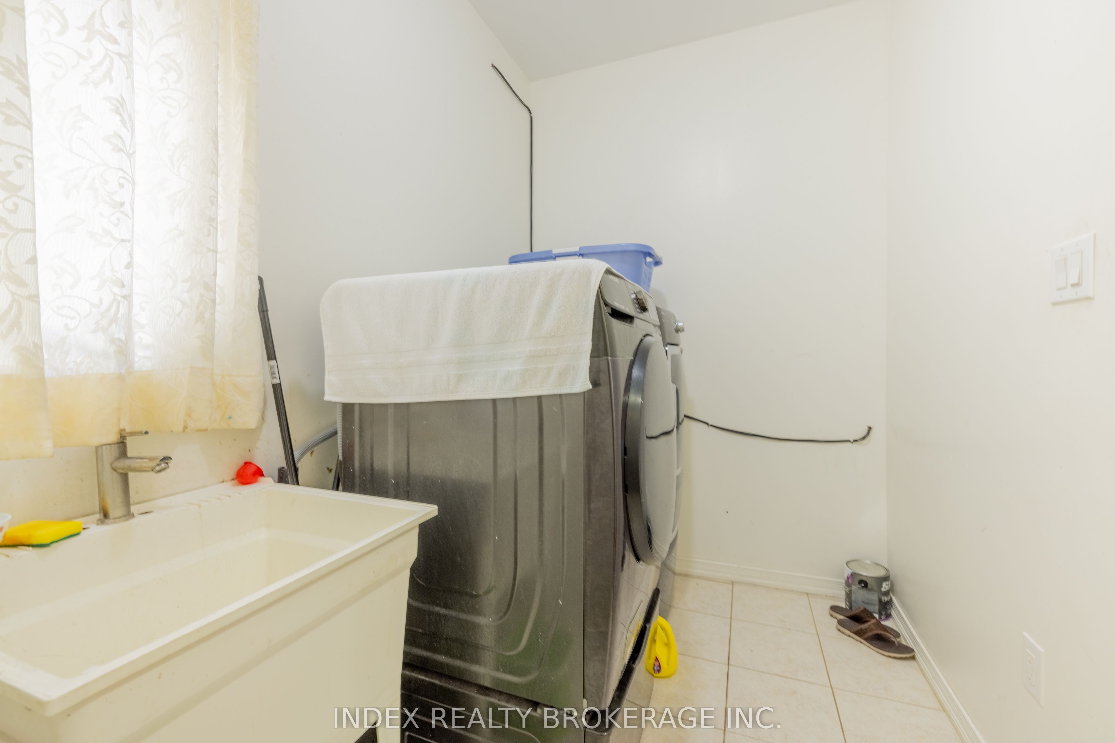 261 Thomas Avenue Property Photo 32