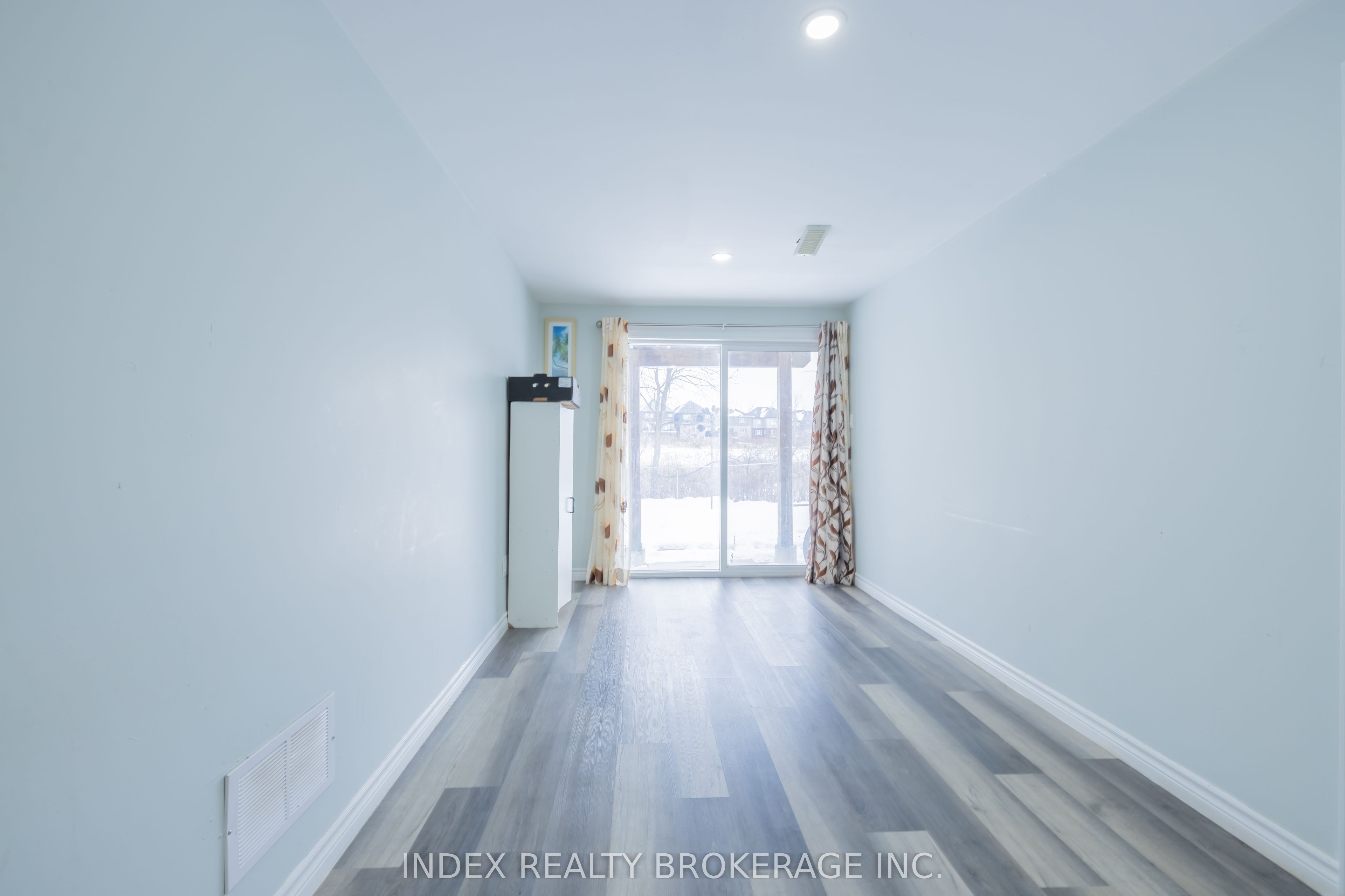 261 Thomas Avenue Property Photo 36