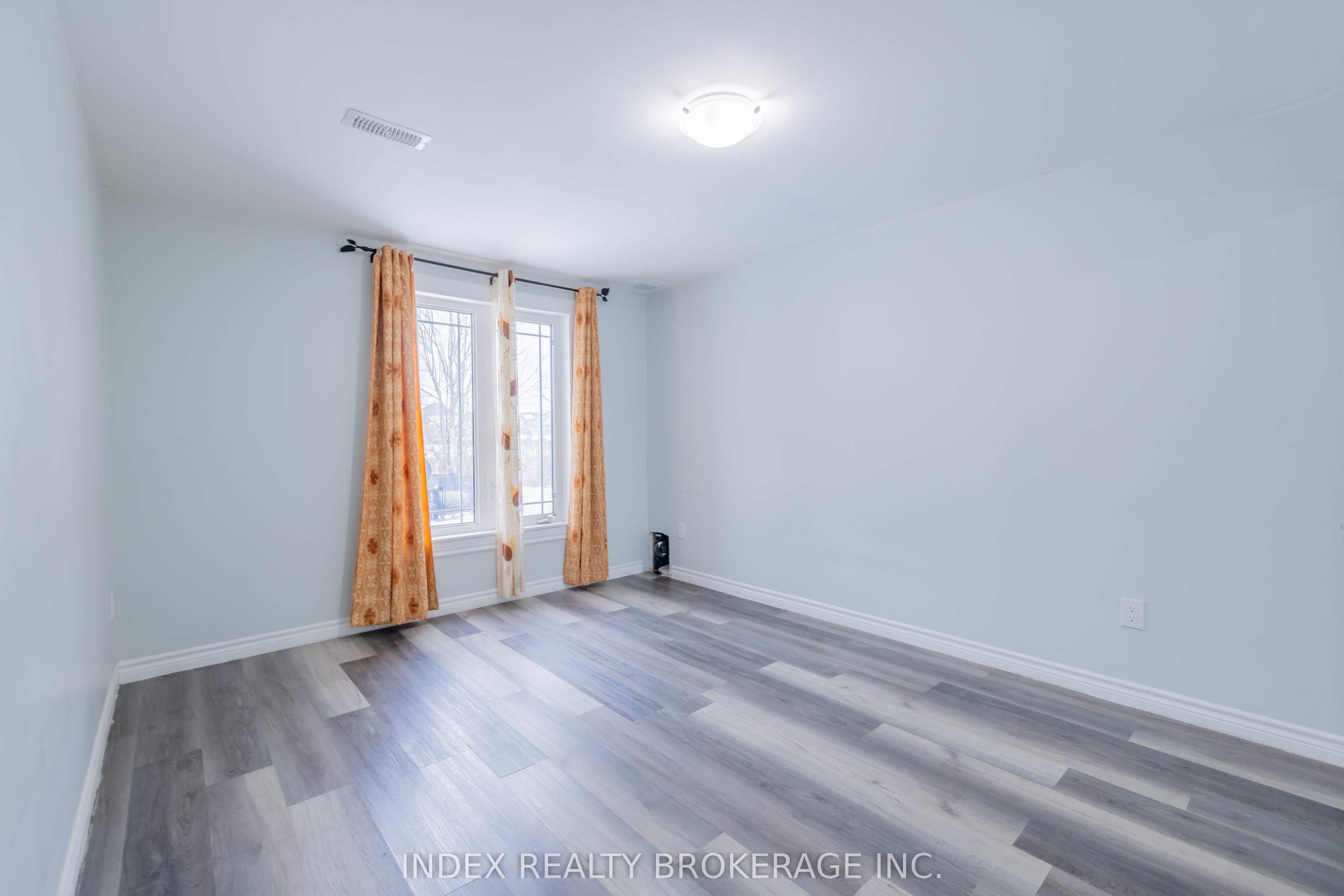 261 Thomas Avenue Property Photo 37