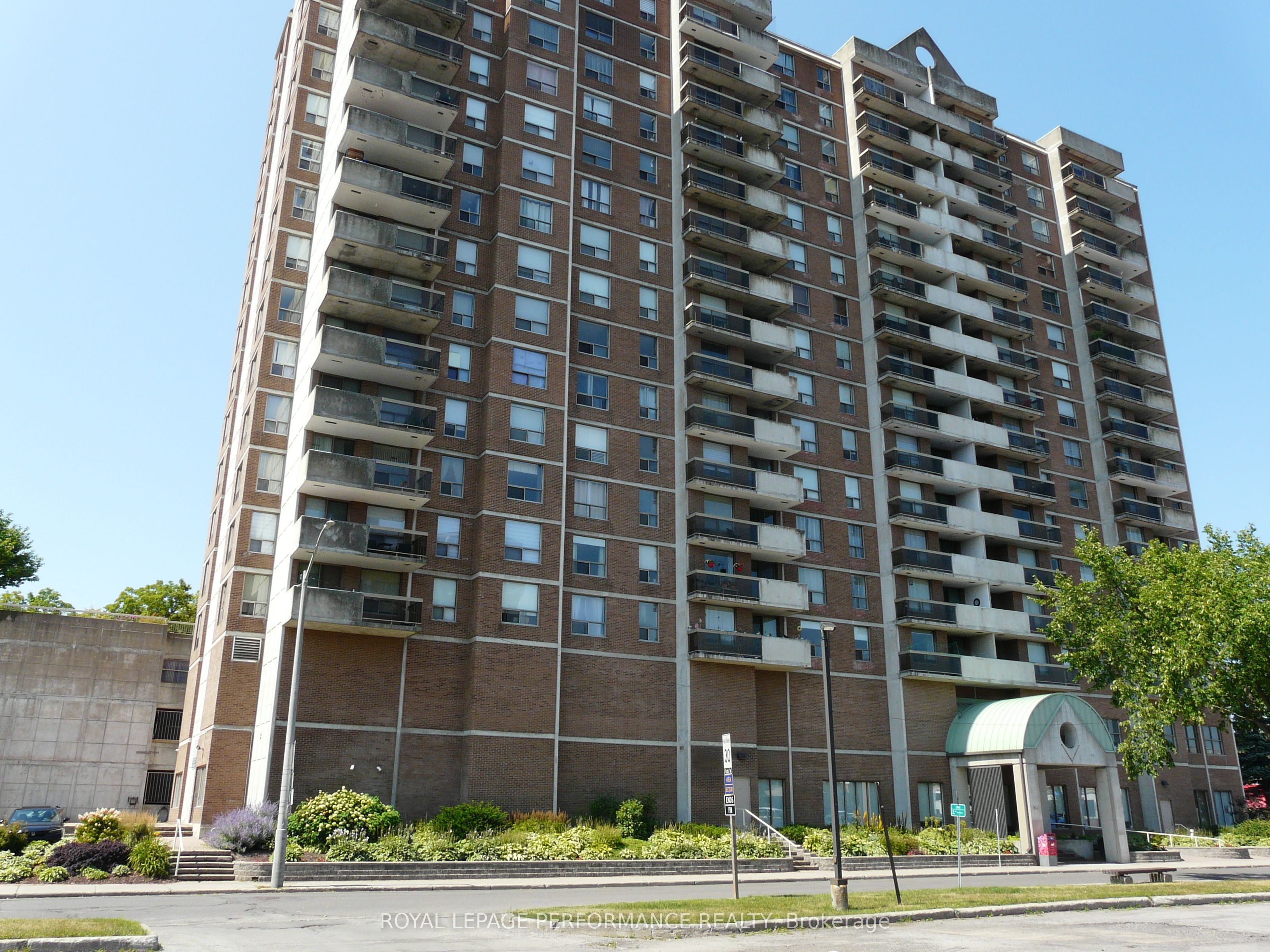 200 Lafontaine Ave Property Photo 1