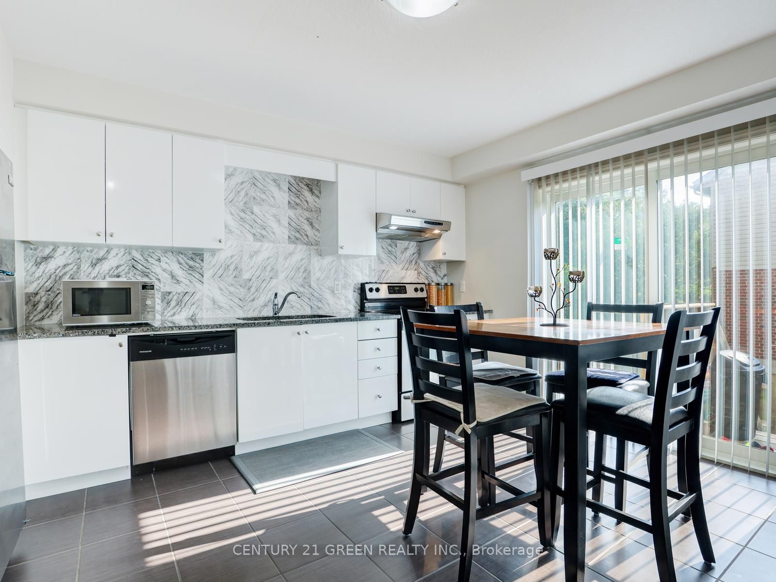 12 Poplar Drive 11 Property Photo 10