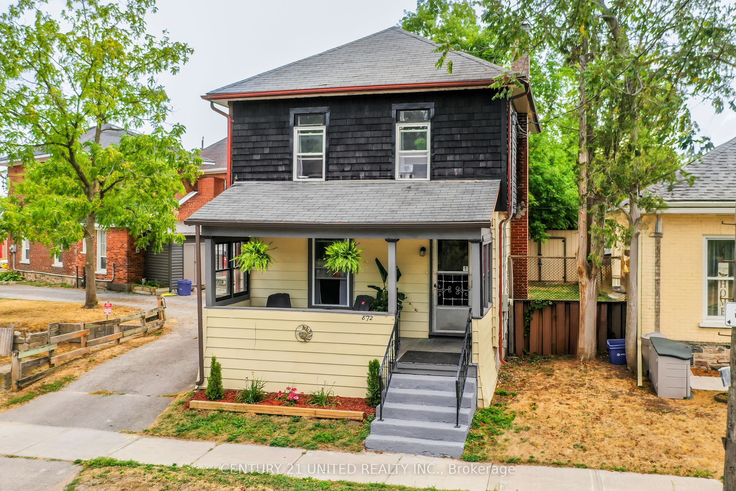 872 George Street N Property Photo 1