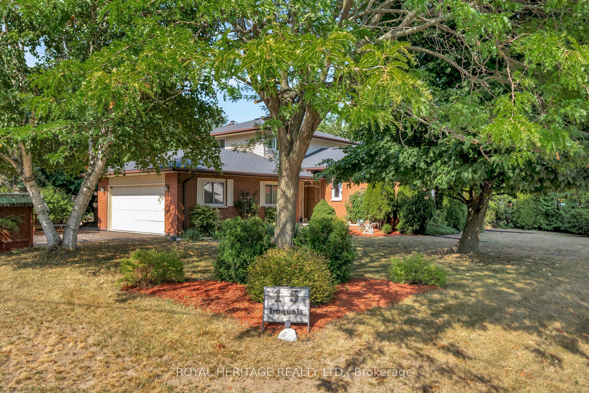 15 Iroquois Avenue Property Photo 1