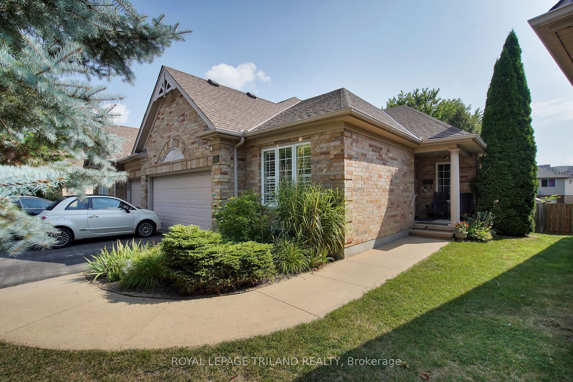 852 Silversmith Street Property Photo 1