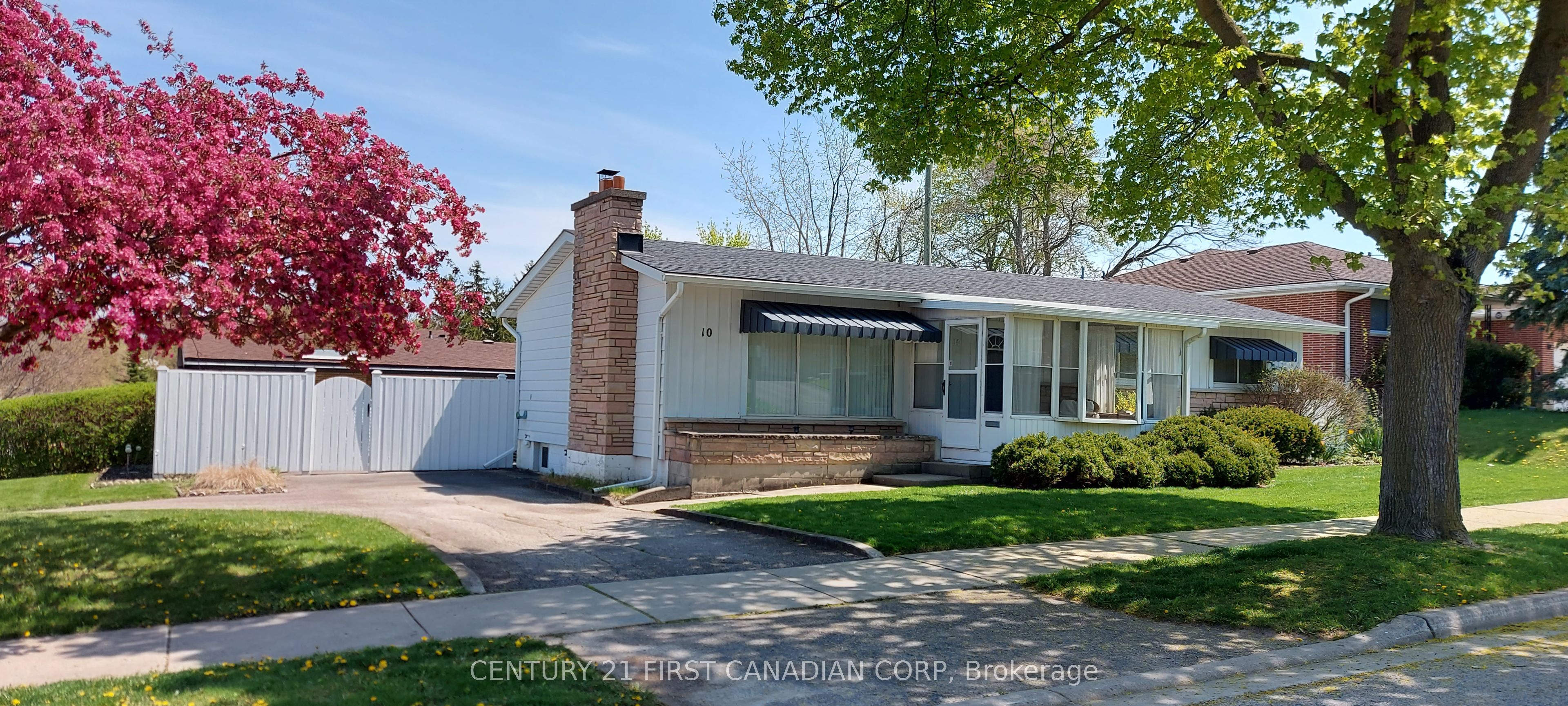 10 Frontenac Road Property Photo 1