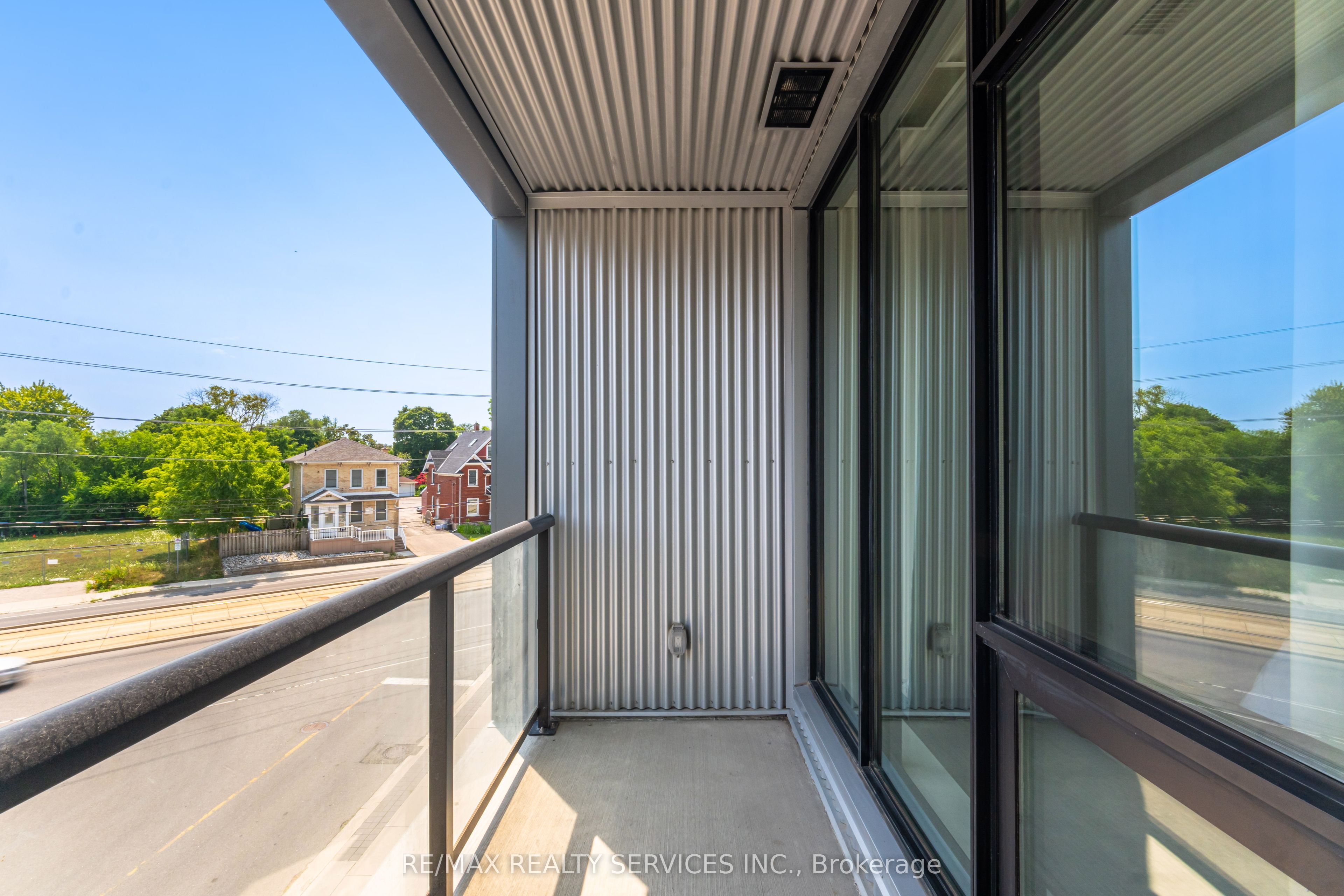 690 King Street W 311 Property Photo 25