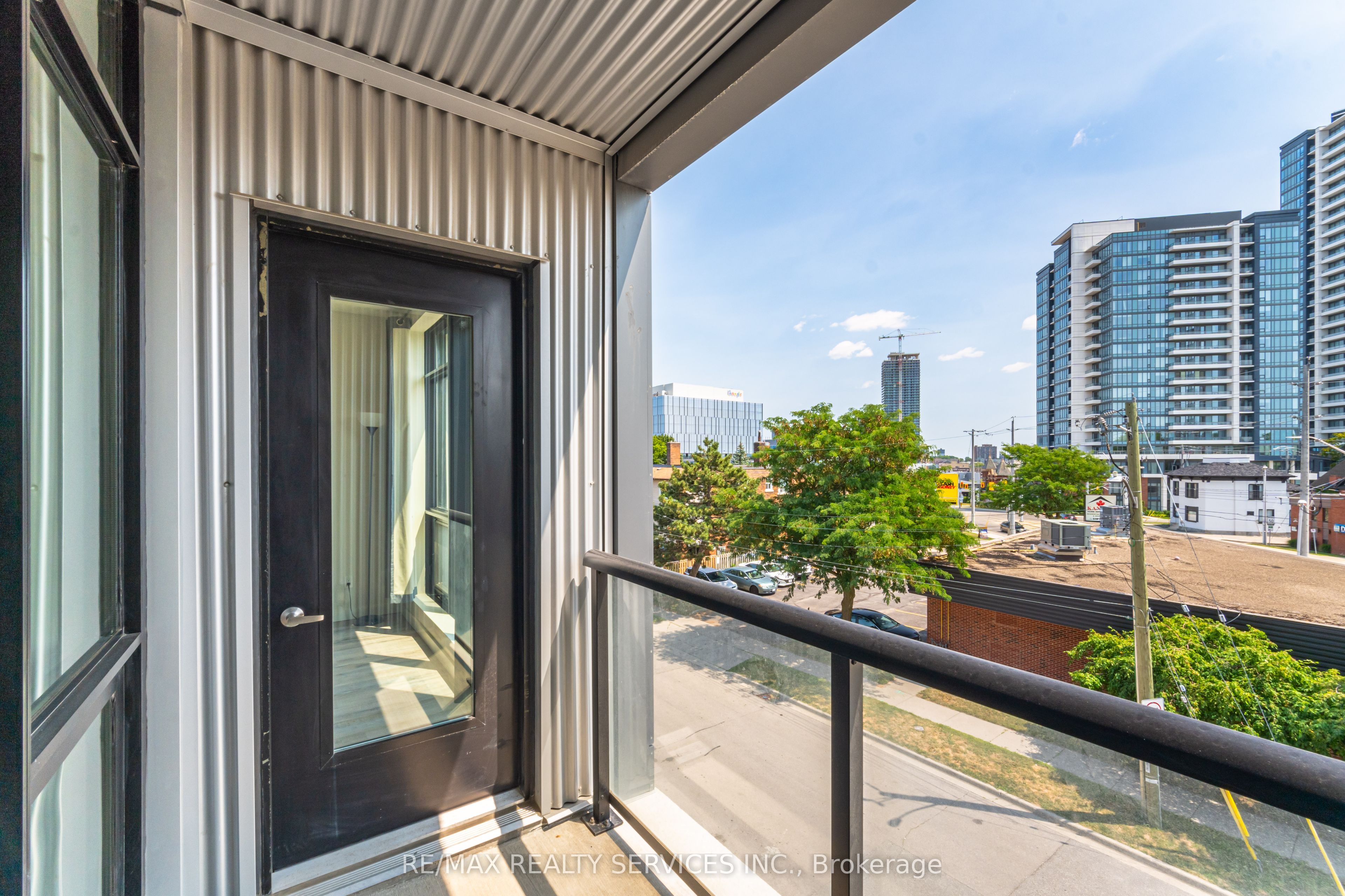 690 King Street W 311 Property Photo 26