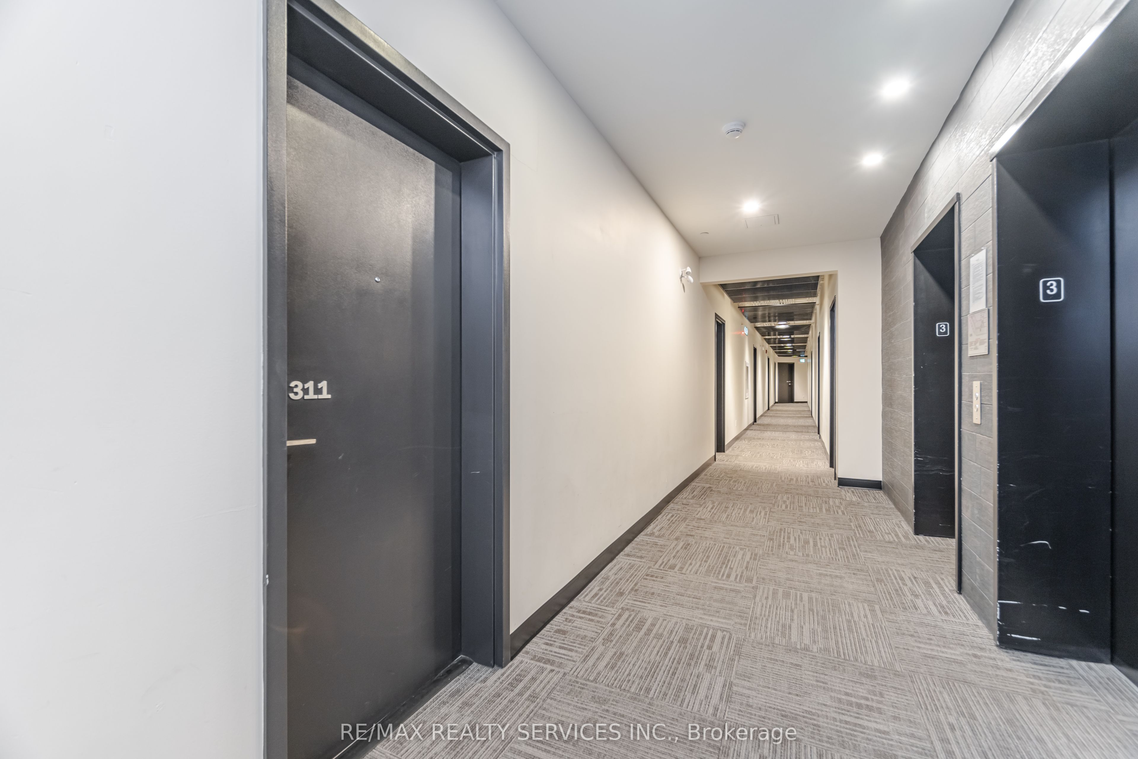 690 King Street W 311 Property Photo 29