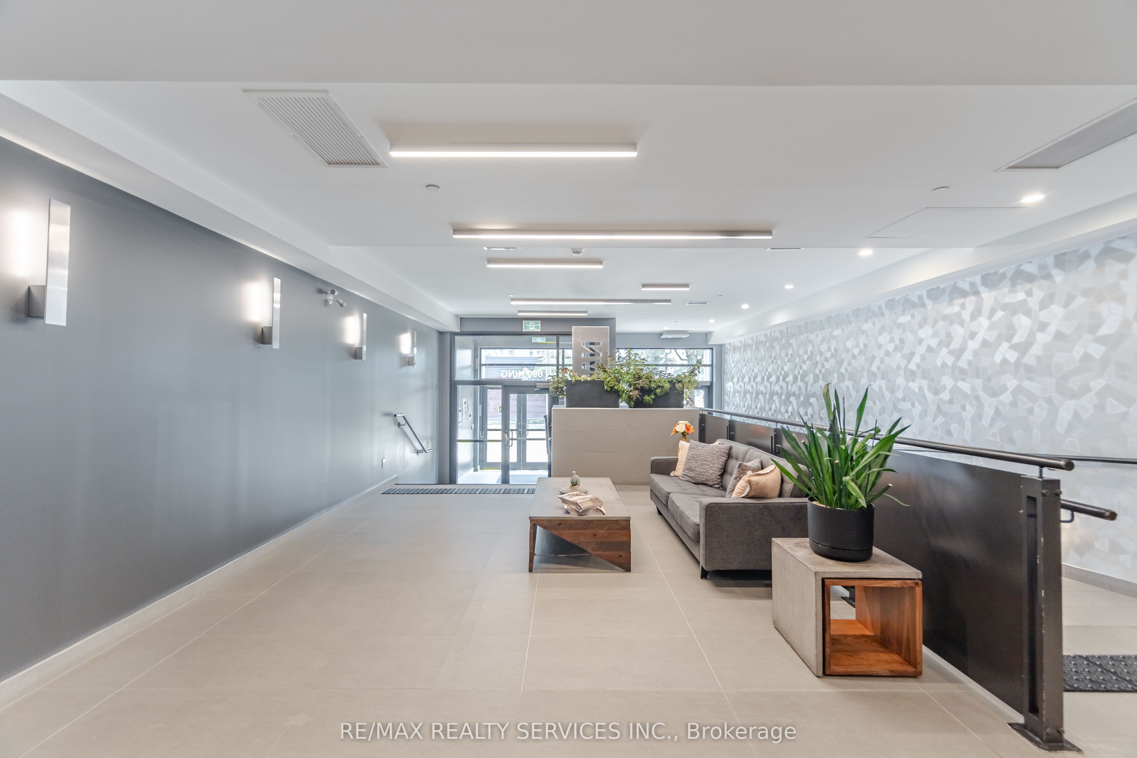 690 King Street W 311 Property Photo 30