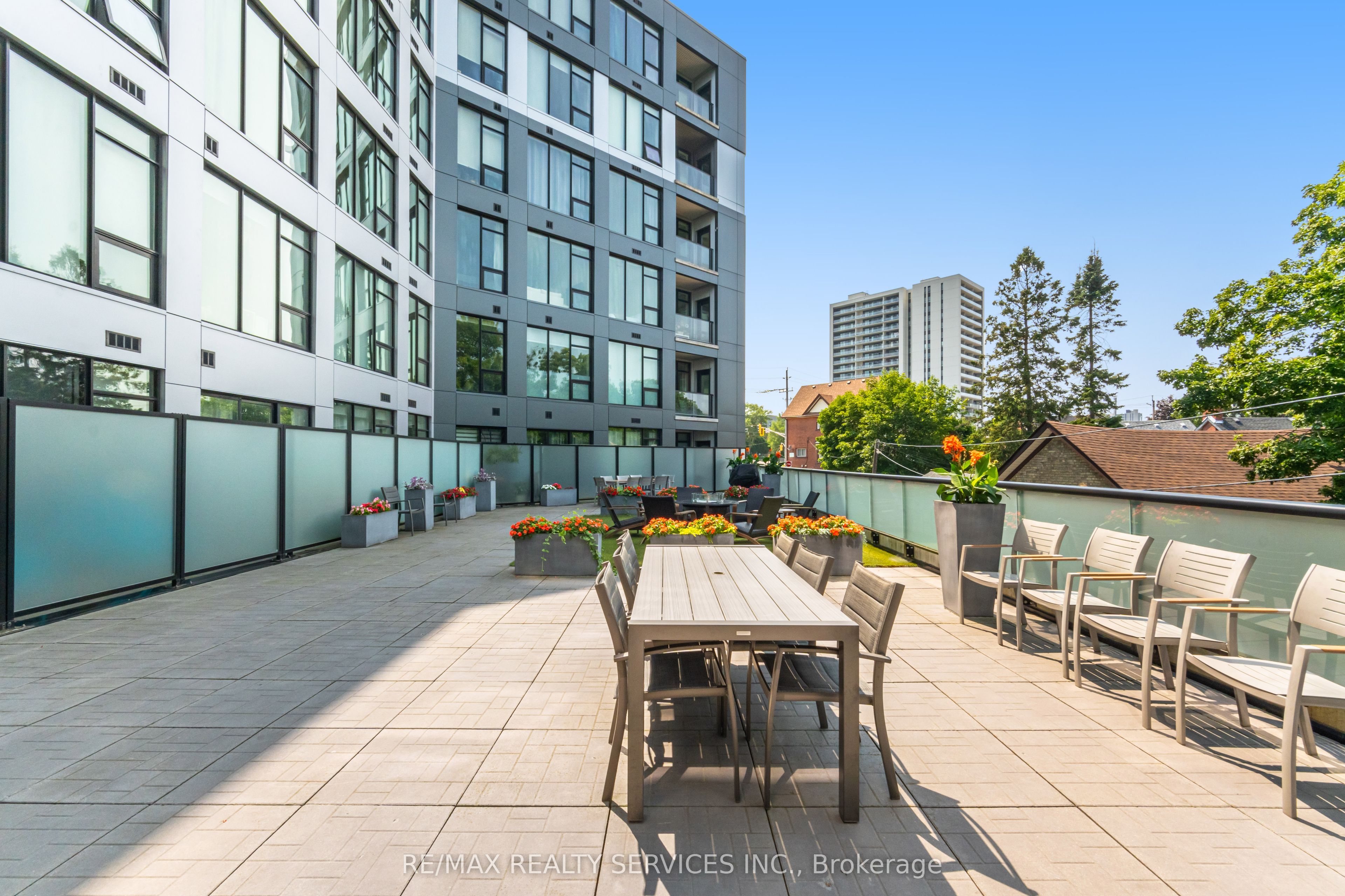 690 King Street W 311 Property Photo 37