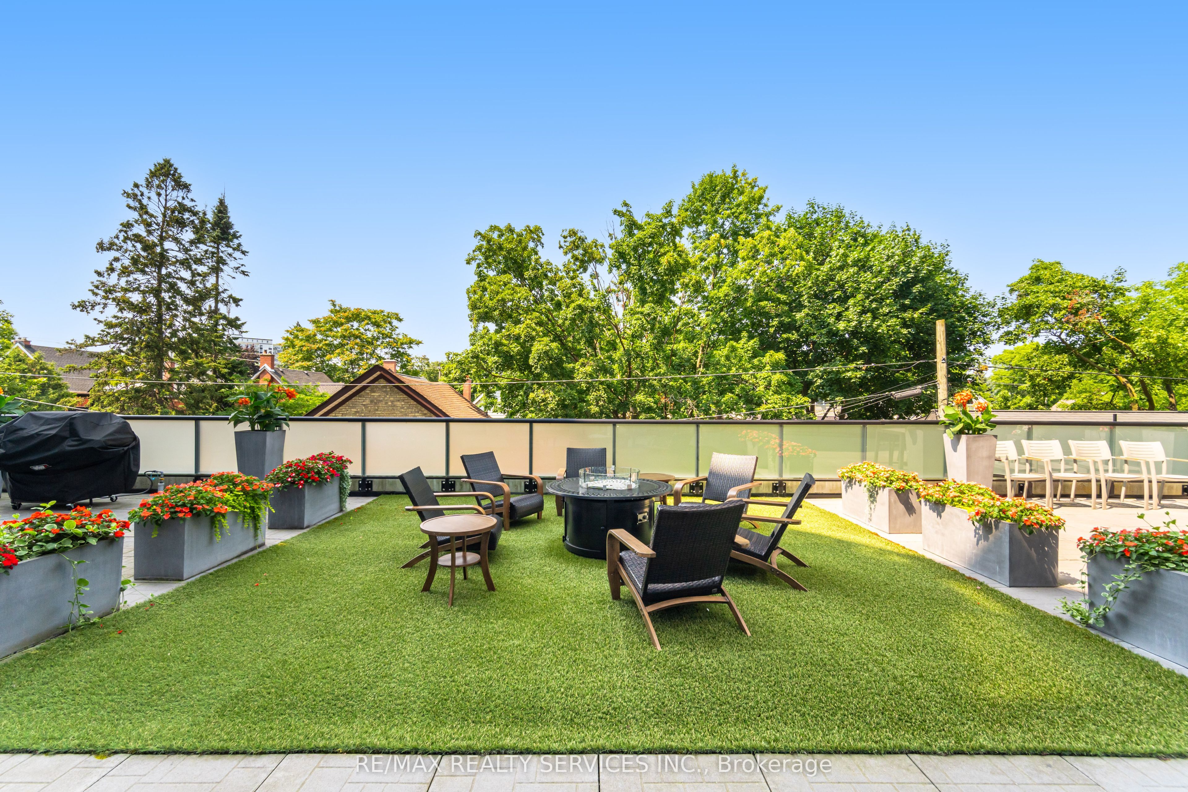 690 King Street W 311 Property Photo 38