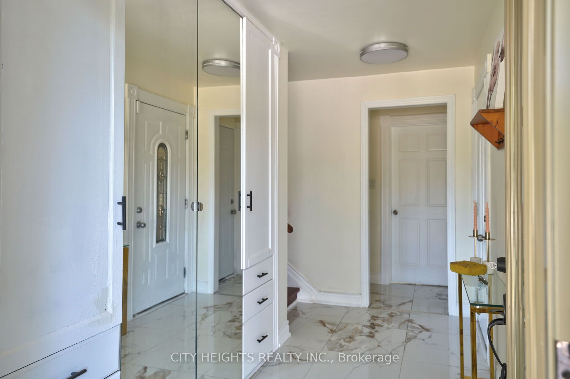 207 Christopher Drive Property Photo 5